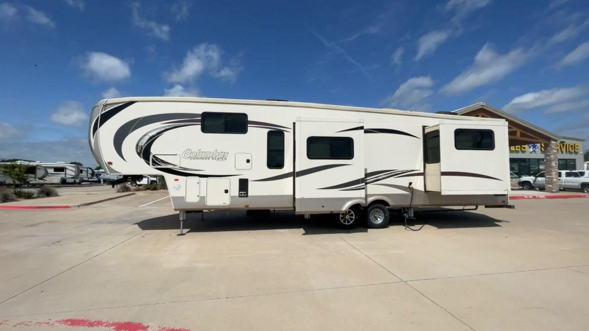 2018 FOREST RIVER COLUMBUS 386FKC (4X4FCMR20J6) , Length: 42.08 ft | Dry Weight: 12,272 lbs | Gross Weight: 15,272 lbs | Slides: 5 transmission, located at 4319 N Main St, Cleburne, TX, 76033, (817) 678-5133, 32.385960, -97.391212 - Photo#6