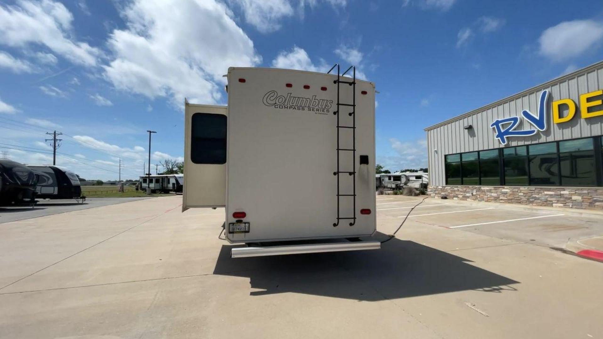 2018 FOREST RIVER COLUMBUS 386FKC (4X4FCMR20J6) , Length: 42.08 ft | Dry Weight: 12,272 lbs | Gross Weight: 15,272 lbs | Slides: 5 transmission, located at 4319 N Main St, Cleburne, TX, 76033, (817) 678-5133, 32.385960, -97.391212 - Photo#8