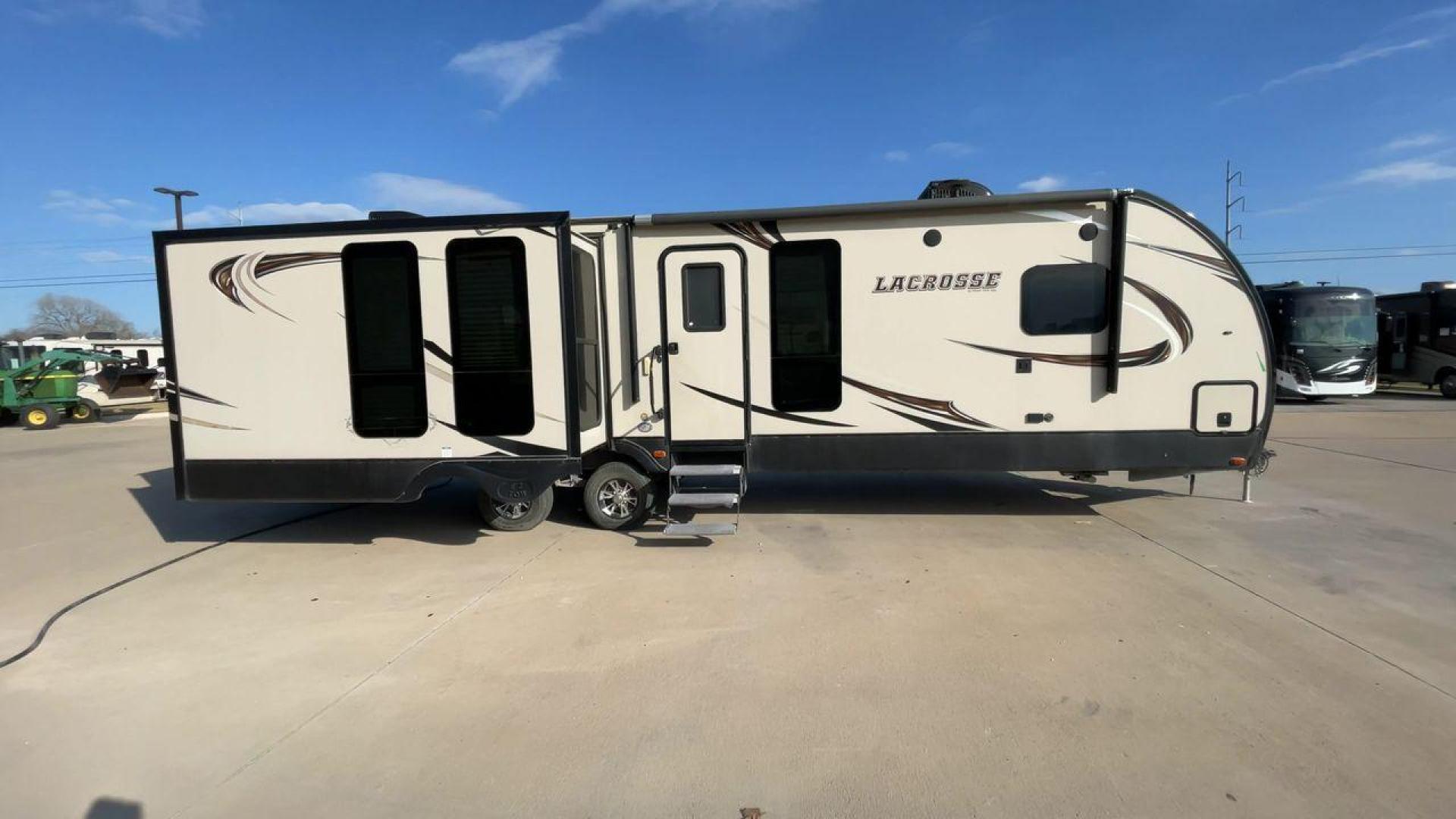 2018 FOREST RIVER LACROSSE 337RKT (5ZT2LCZB7JB) , located at 4319 N Main St, Cleburne, TX, 76033, (817) 678-5133, 32.385960, -97.391212 - Photo#2