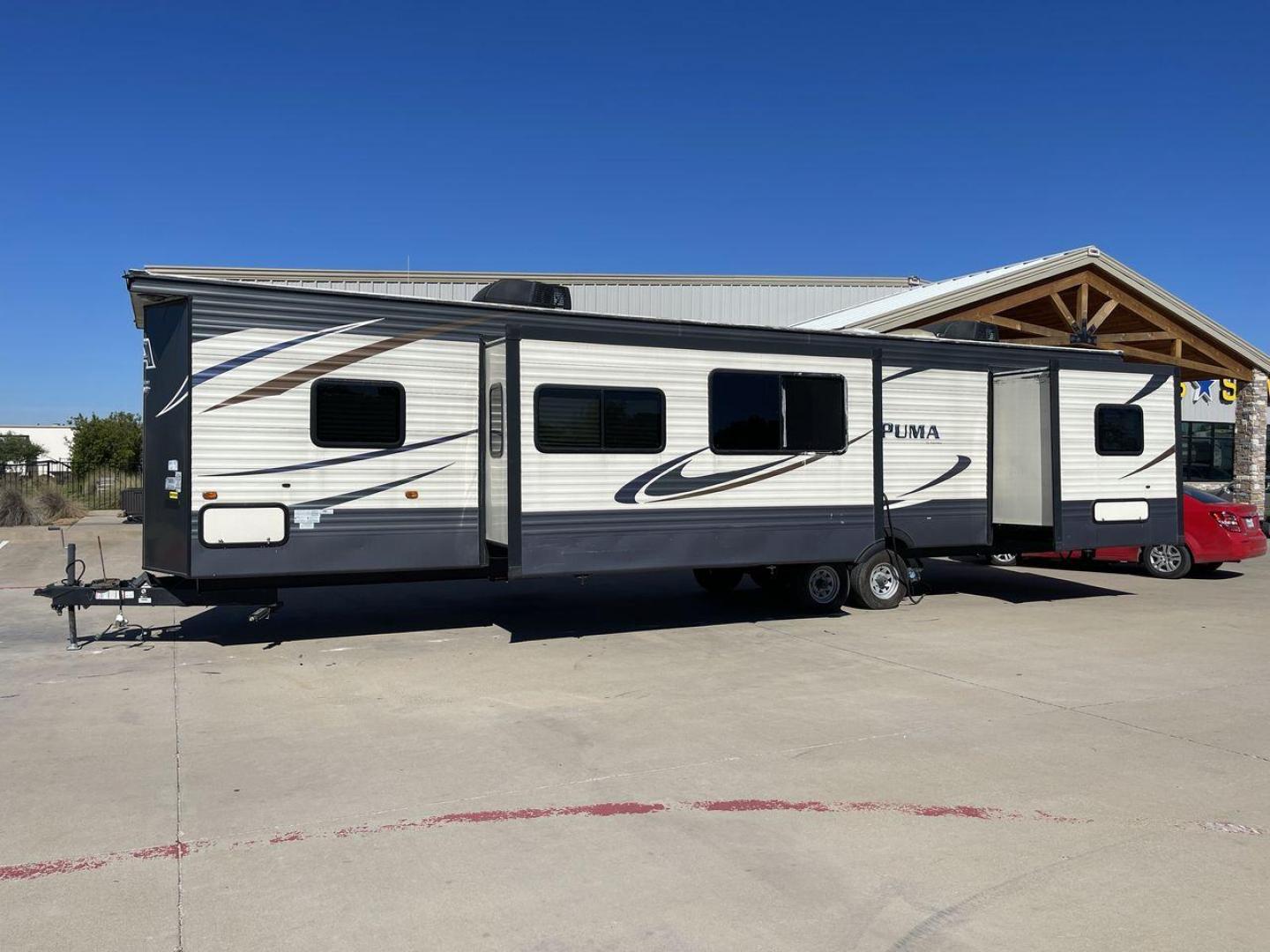 2018 FOREST RIVER PUMA 39PBS (4X4TPUR20JP) , located at 4319 N Main St, Cleburne, TX, 76033, (817) 678-5133, 32.385960, -97.391212 - Photo#23