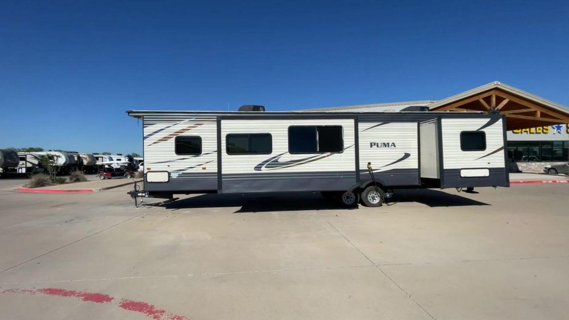 2018 FOREST RIVER PUMA 39PBS (4X4TPUR20JP) , located at 4319 N Main St, Cleburne, TX, 76033, (817) 678-5133, 32.385960, -97.391212 - Photo#6