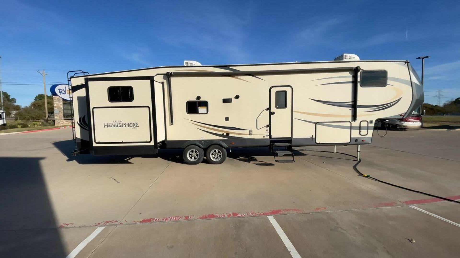 2018 FOREST RIVER SALEM HEMISPHERE 356 (4X4FSBM22JV) , Length: 42.25 ft. | Dry Weight: 11,249 lbs. | Slides: 4 transmission, located at 4319 N Main St, Cleburne, TX, 76033, (817) 678-5133, 32.385960, -97.391212 - Photo#2