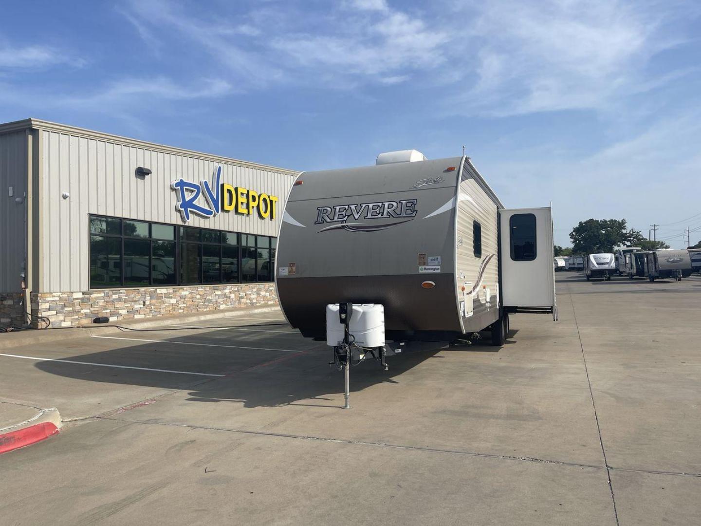 2018 FOREST RIVER SHASTA REVERE 27RL (5ZT2SHSB5JE) , located at 4319 N Main St, Cleburne, TX, 76033, (817) 678-5133, 32.385960, -97.391212 - Photo#0