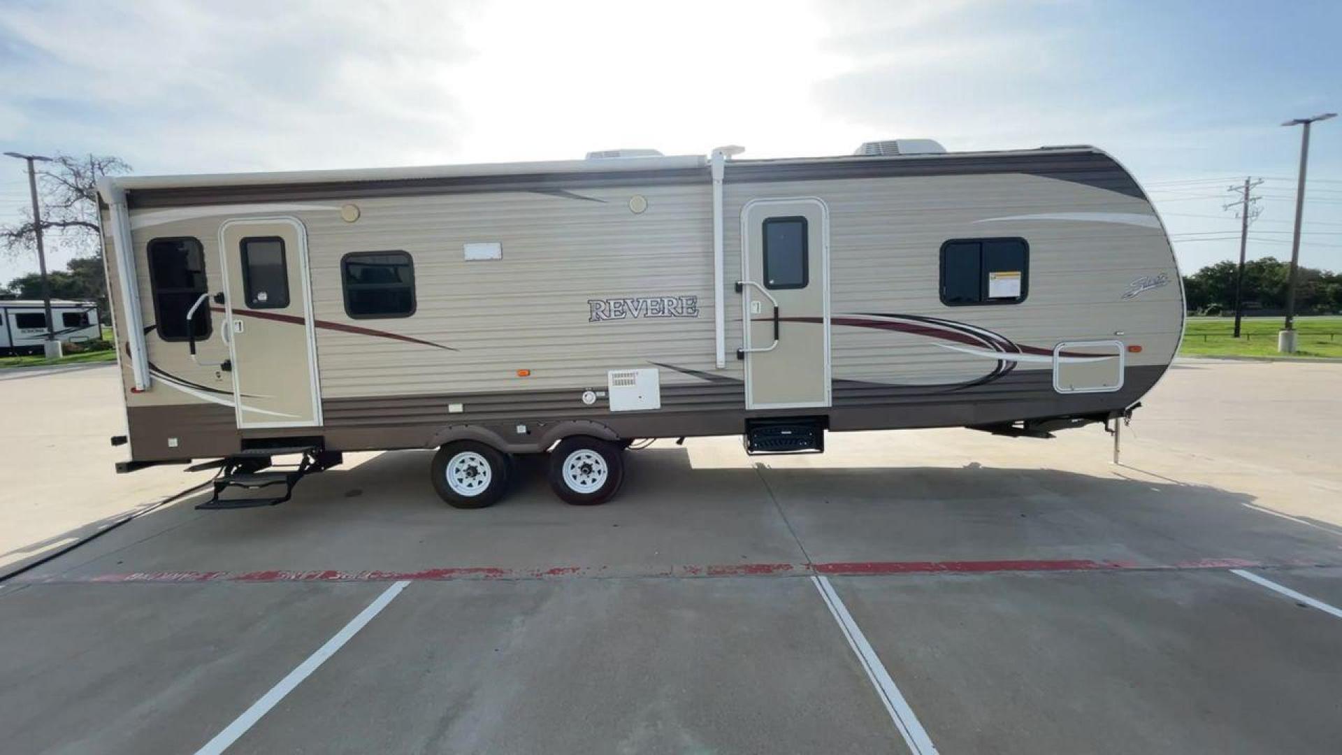 2018 FOREST RIVER SHASTA REVERE 27RL (5ZT2SHSB5JE) , located at 4319 N Main St, Cleburne, TX, 76033, (817) 678-5133, 32.385960, -97.391212 - Photo#2