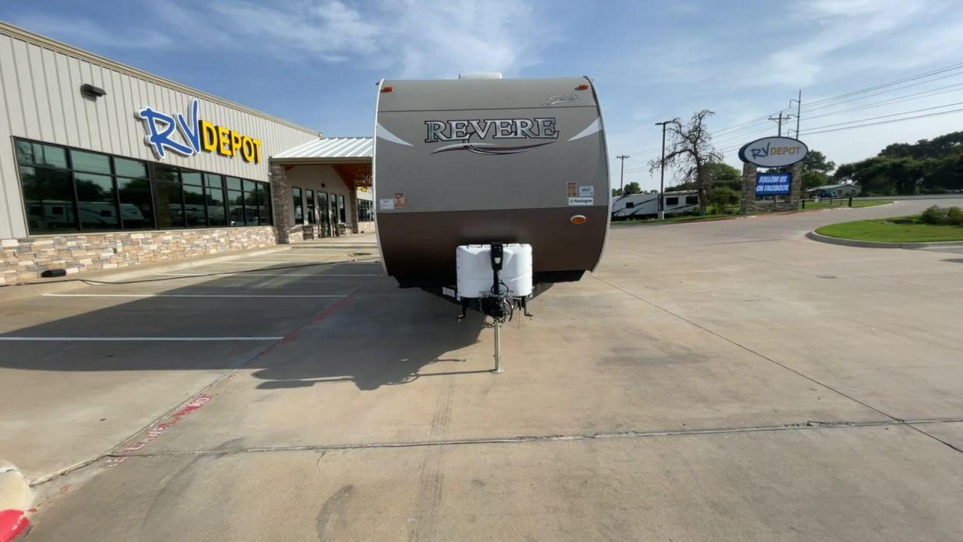 2018 FOREST RIVER SHASTA REVERE 27RL (5ZT2SHSB5JE) , located at 4319 N Main St, Cleburne, TX, 76033, (817) 678-5133, 32.385960, -97.391212 - Photo#4