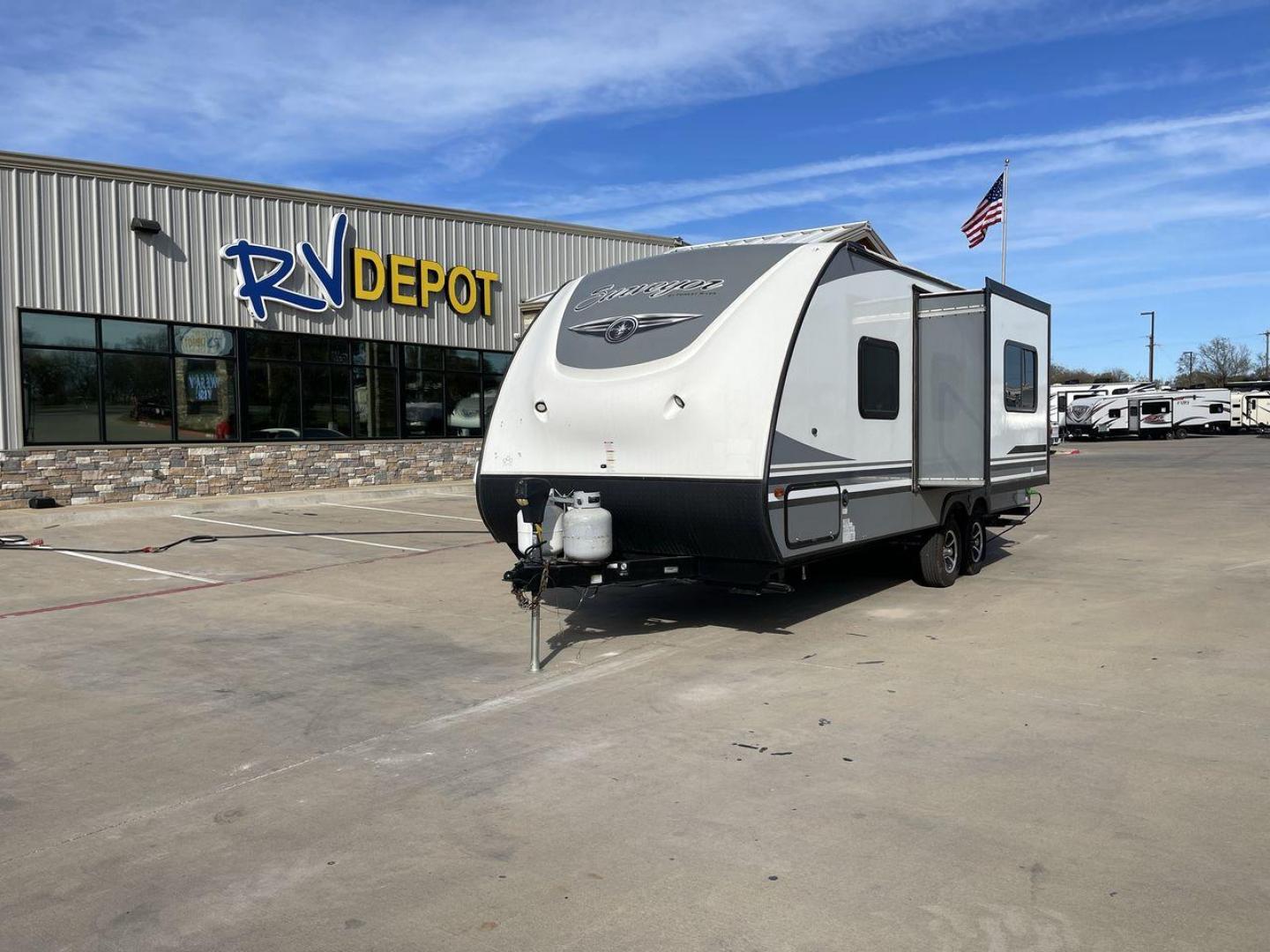 2018 FOREST RIVER SURVEYOR 201RBS (4X4TSVV27JL) , located at 4319 N Main St, Cleburne, TX, 76033, (817) 678-5133, 32.385960, -97.391212 - Photo#0