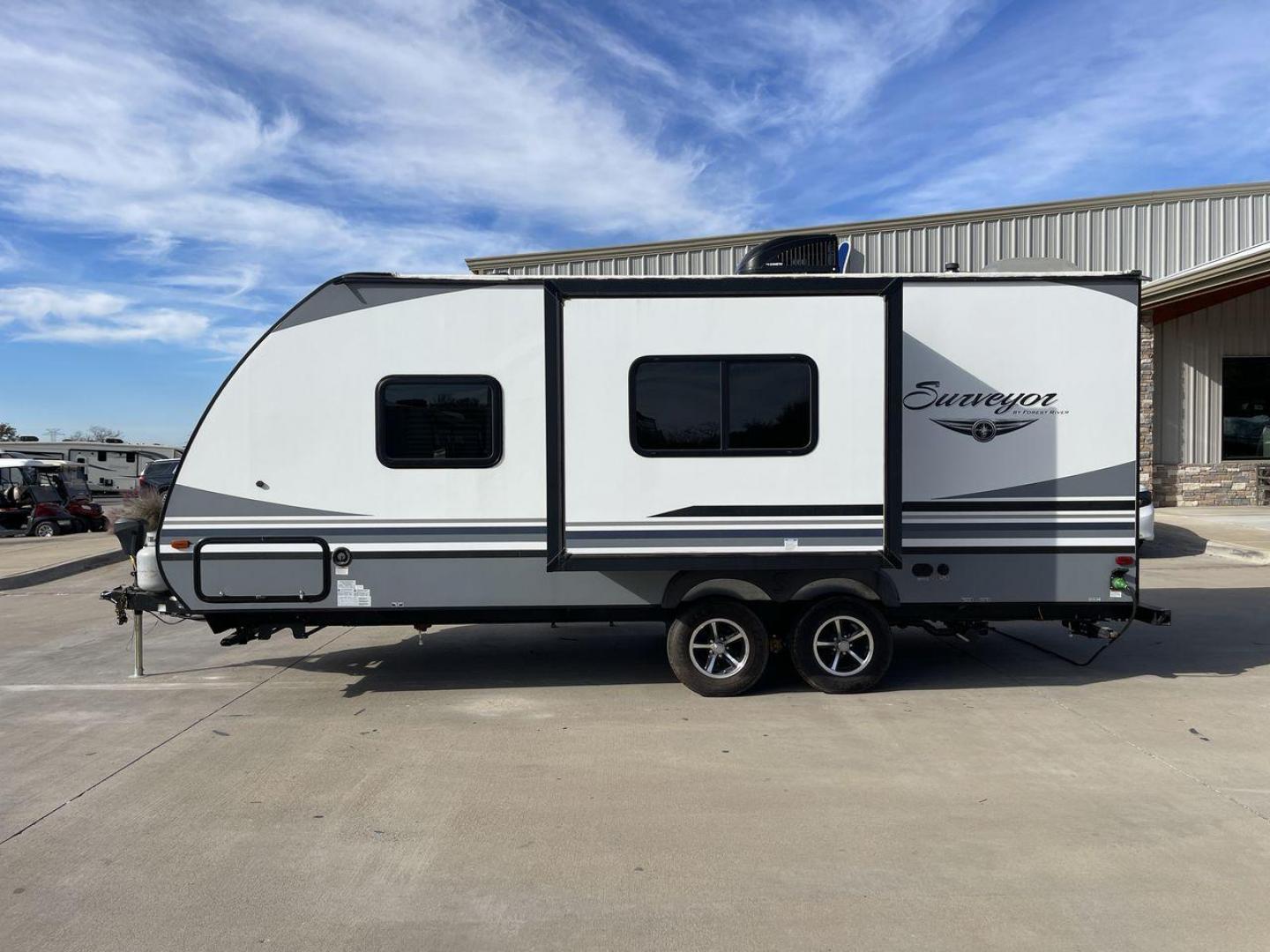 2018 FOREST RIVER SURVEYOR 201RBS (4X4TSVV27JL) , located at 4319 N Main St, Cleburne, TX, 76033, (817) 678-5133, 32.385960, -97.391212 - Photo#24