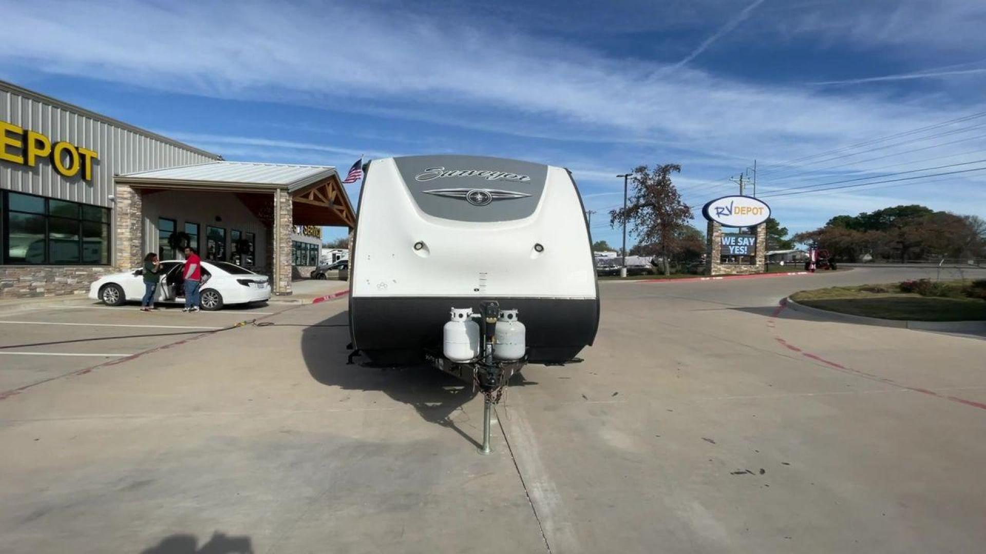 2018 FOREST RIVER SURVEYOR 201RBS (4X4TSVV27JL) , located at 4319 N Main St, Cleburne, TX, 76033, (817) 678-5133, 32.385960, -97.391212 - Photo#4