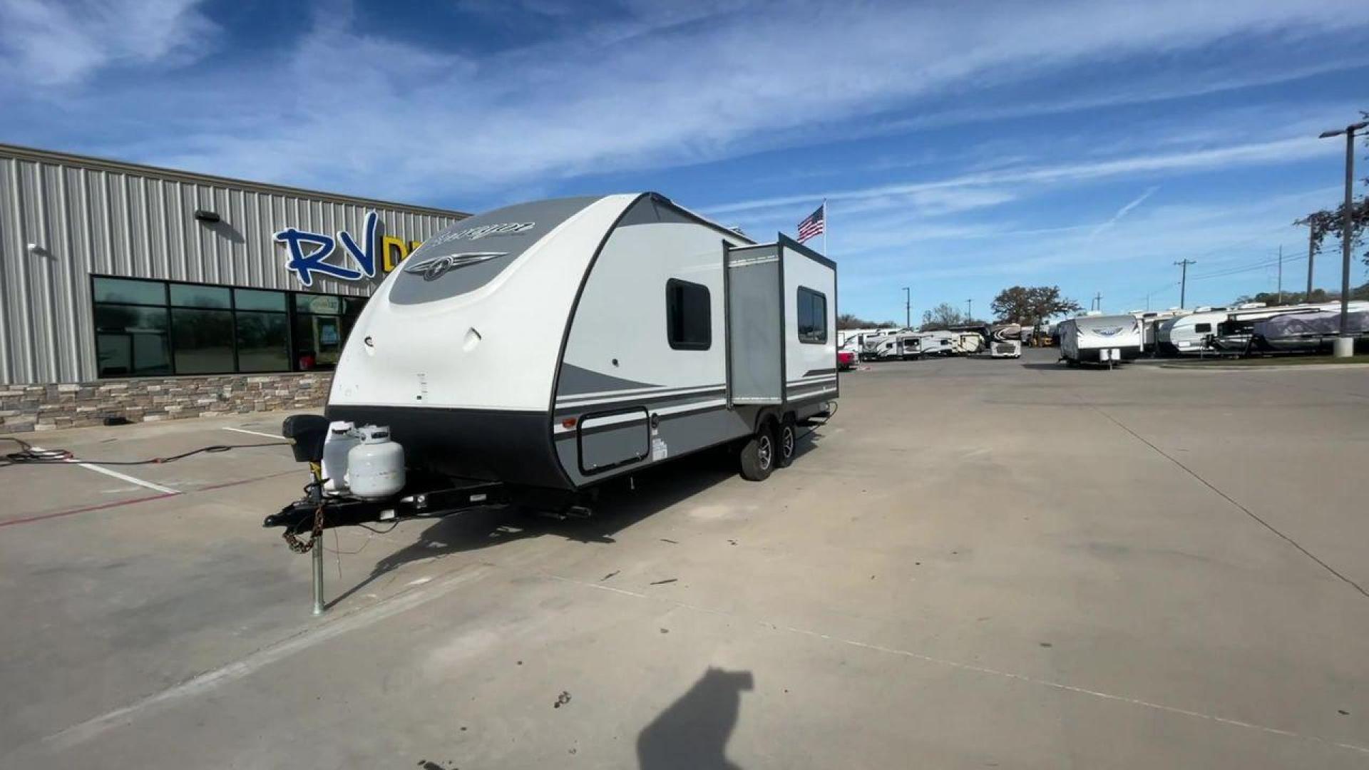 2018 FOREST RIVER SURVEYOR 201RBS (4X4TSVV27JL) , located at 4319 N Main St, Cleburne, TX, 76033, (817) 678-5133, 32.385960, -97.391212 - Photo#5