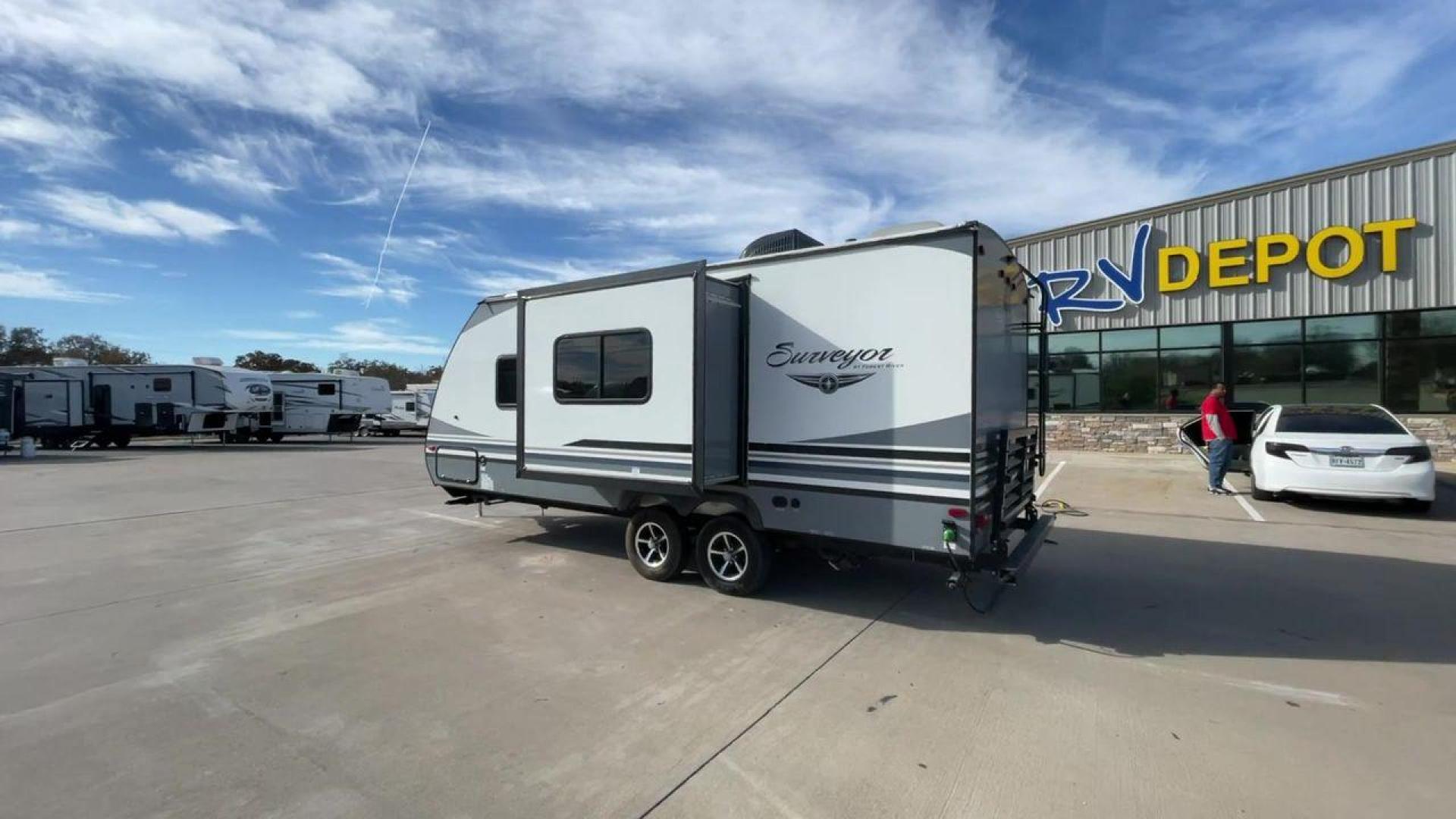 2018 FOREST RIVER SURVEYOR 201RBS (4X4TSVV27JL) , located at 4319 N Main St, Cleburne, TX, 76033, (817) 678-5133, 32.385960, -97.391212 - Photo#7