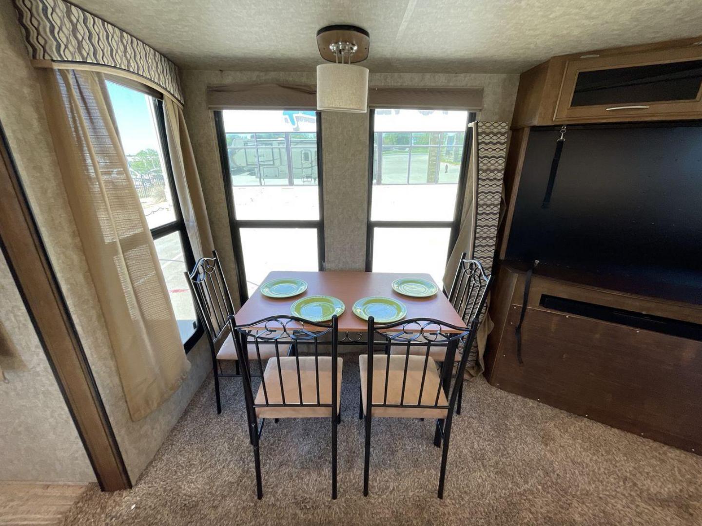 2018 TAN FOREST RIVER WILDCAT 37WB (5ZT3WC2BXJG) , located at 4319 N Main St, Cleburne, TX, 76033, (817) 678-5133, 32.385960, -97.391212 - Photo#12