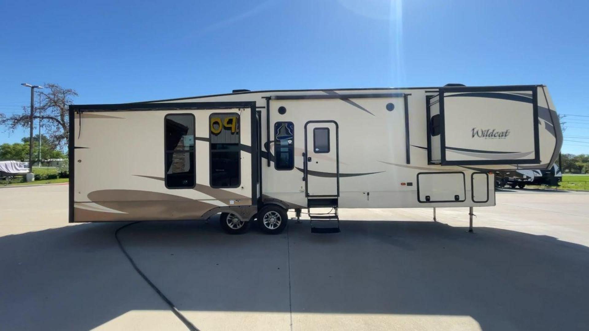 2018 TAN FOREST RIVER WILDCAT 37WB (5ZT3WC2BXJG) , located at 4319 N Main St, Cleburne, TX, 76033, (817) 678-5133, 32.385960, -97.391212 - Photo#2