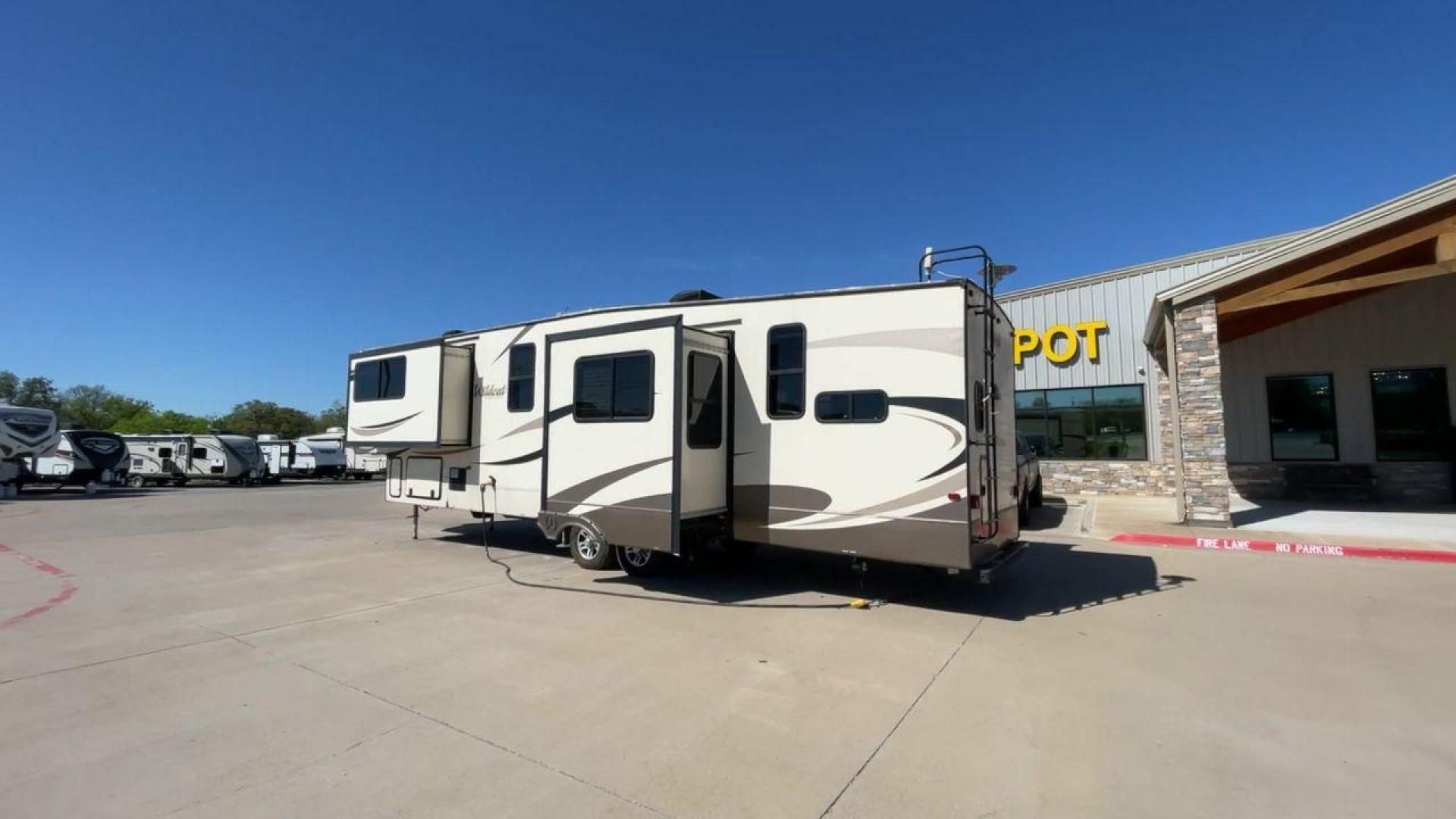 2018 TAN FOREST RIVER WILDCAT 37WB (5ZT3WC2BXJG) , located at 4319 N Main St, Cleburne, TX, 76033, (817) 678-5133, 32.385960, -97.391212 - Photo#7