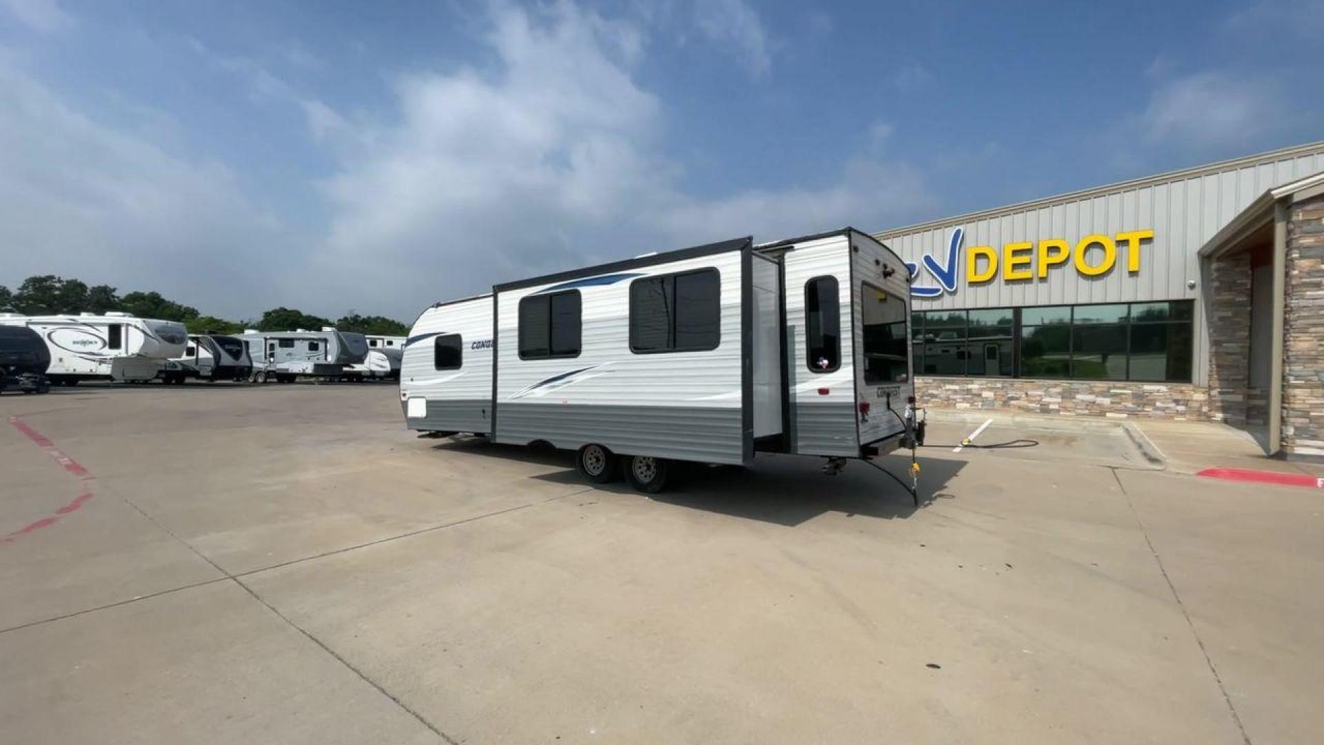 2018 GRAY GULF STREAM CONQUEST 250RL - (1NL1G3123J1) , Length: 30.92 ft | Dry Weight: 5,664 lbs | Slides: 1 transmission, located at 4319 N Main St, Cleburne, TX, 76033, (817) 678-5133, 32.385960, -97.391212 - With the 2018 Gulf Stream Conquest 250RL, a travel trailer made for unforgettable trips, you can enjoy the highest level of comfort and flexibility on the road. This model's length of 30.92 feet is just the right amount of space for easy maneuverability, offering a great RV experience. The Conquest - Photo#7