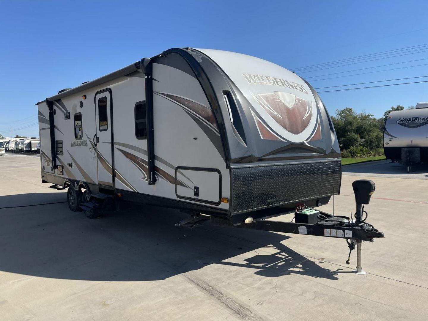 2018 HEARTLAND WILDERNESS 2450FB (5SFNB3022JN) , Length: 30.33 ft. | Dry Weight: 5,433 lbs. | Gross Weight: 6,900 lbs. | Slides: 1 transmission, located at 4319 N Main St, Cleburne, TX, 76033, (817) 678-5133, 32.385960, -97.391212 - With the 2018 Heartland Recreation Wilderness 2450FB travel trailer, set out on an outdoor adventure. For those looking for an unforgettable camping experience, this well-designed RV offers the ideal home away from home thanks to its innovative design, comfort, and functionality. The dimensions of t - Photo#21