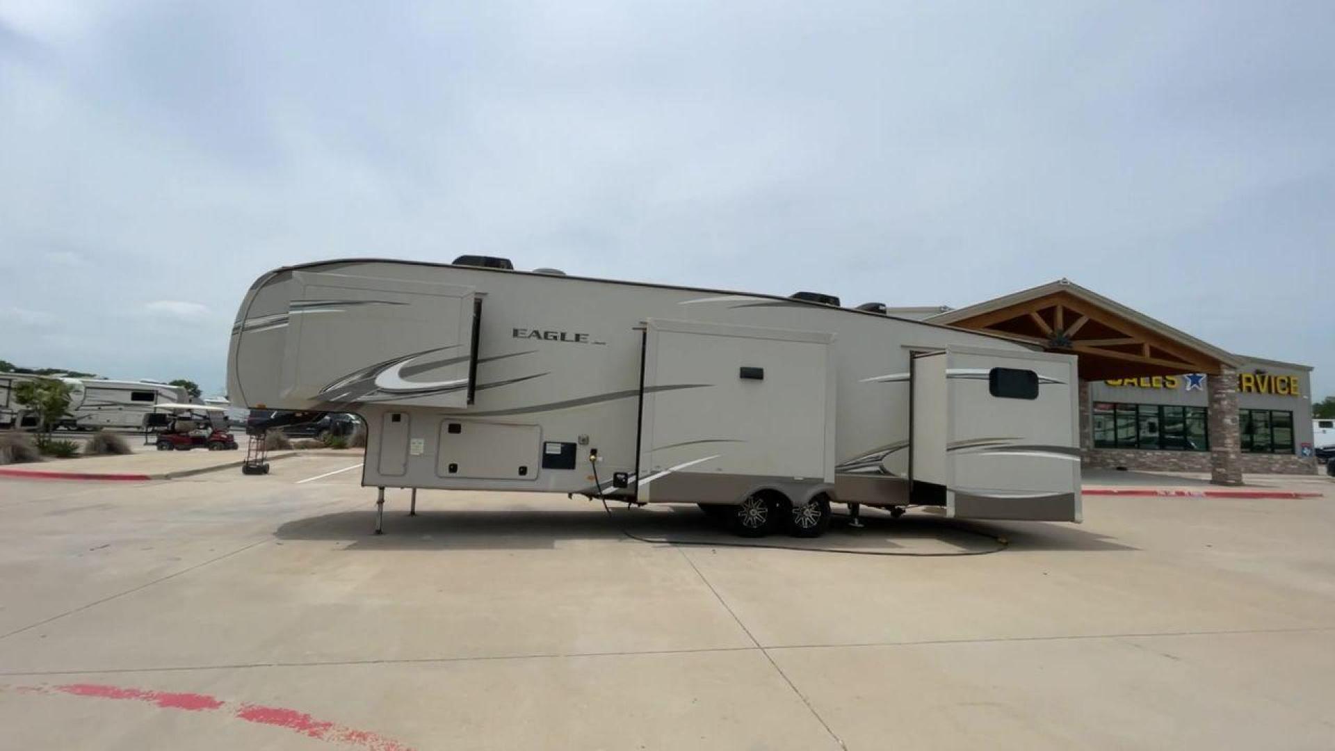 2018 JAYCO EAGLE 347BHOK (1UJCJ0BV9J1) , located at 4319 N Main St, Cleburne, TX, 76033, (817) 678-5133, 32.385960, -97.391212 - Photo#6