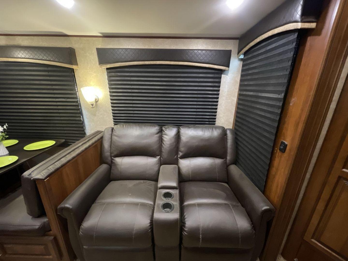 2018 JAYCO EAGLE 347BHOK (1UJCJ0BV9J1) , located at 4319 N Main St, Cleburne, TX, 76033, (817) 678-5133, 32.385960, -97.391212 - Photo#12