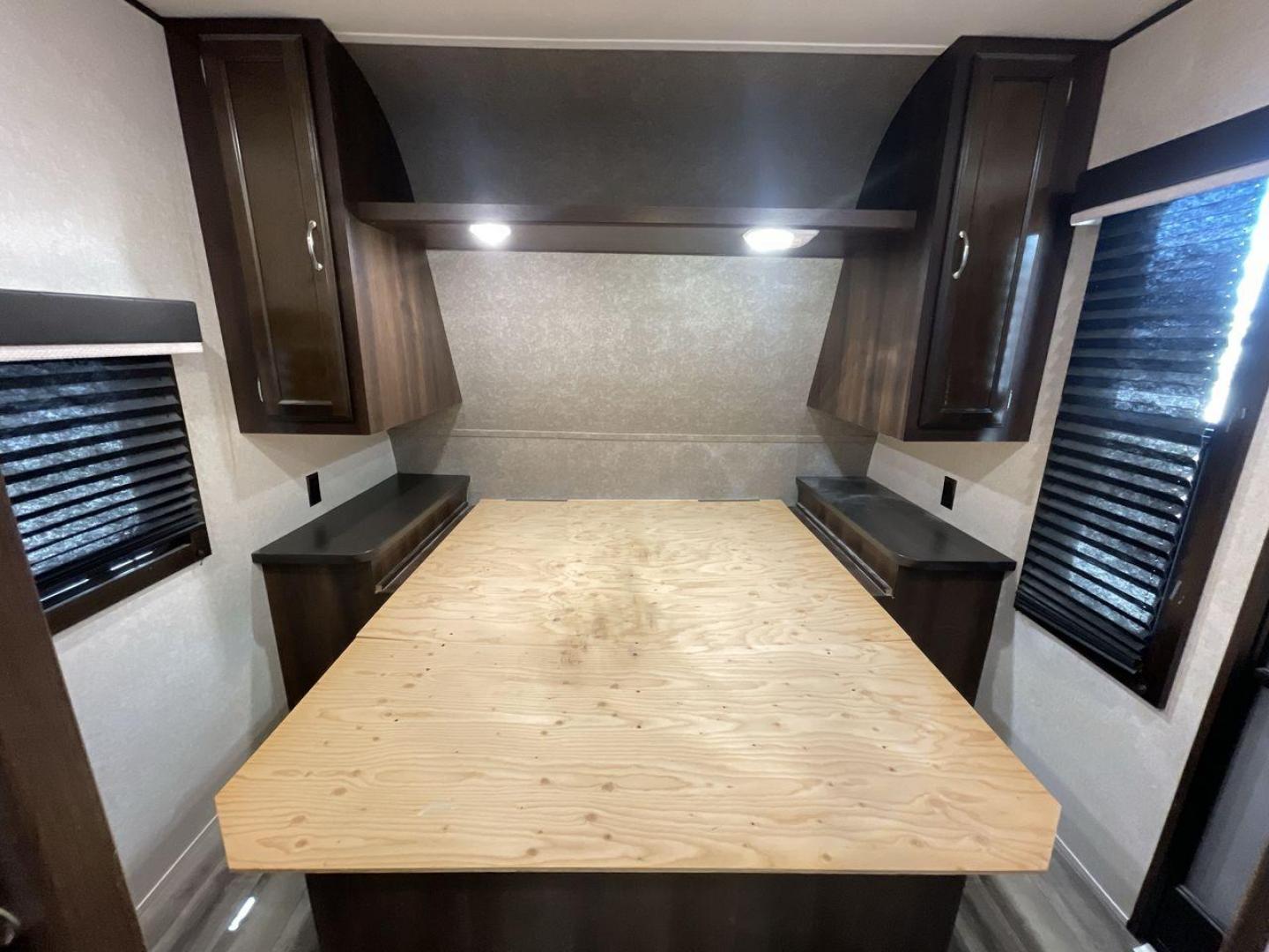 2018 JAYCO JAY FLIGHT 265RLS (1UJBJ0BP1J1) , located at 4319 N Main St, Cleburne, TX, 76033, (817) 678-5133, 32.385960, -97.391212 - Photo#17