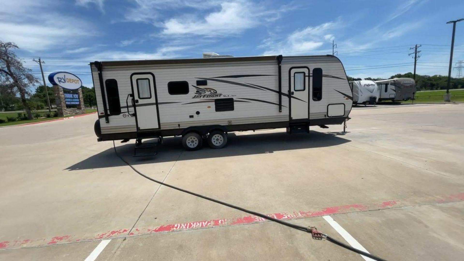 2018 JAYCO JAY FLIGHT 265RLS (1UJBJ0BP1J1) , located at 4319 N Main St, Cleburne, TX, 76033, (817) 678-5133, 32.385960, -97.391212 - Photo#2