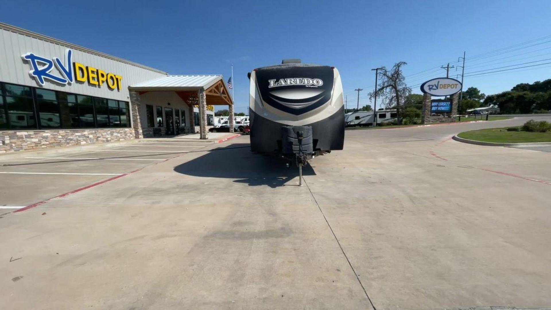 2018 KEYSTONE LAREDO 331BH (4YDT33129JV) , Length: 37.92 ft. | Dry Weight: 8,090 lbs. | Gross Weight: 9,655 lbs. 9,655 lbs. | Slides: 3 transmission, located at 4319 N Main St, Cleburne, TX, 76033, (817) 678-5133, 32.385960, -97.391212 - Photo#4