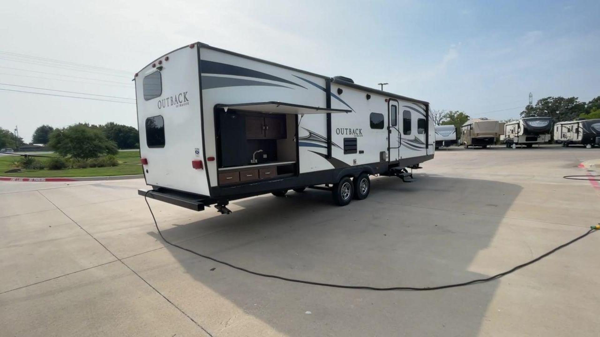 2018 KEYSTONE OUTBACK 320UBH (4YDT32025JB) , Length: 36.67 ft. | Dry Weight: 6,520 lbs. | Gross Weight: 8,500 lbs. | Slides: 1 transmission, located at 4319 N Main St, Cleburne, TX, 76033, (817) 678-5133, 32.385960, -97.391212 - Photo#1