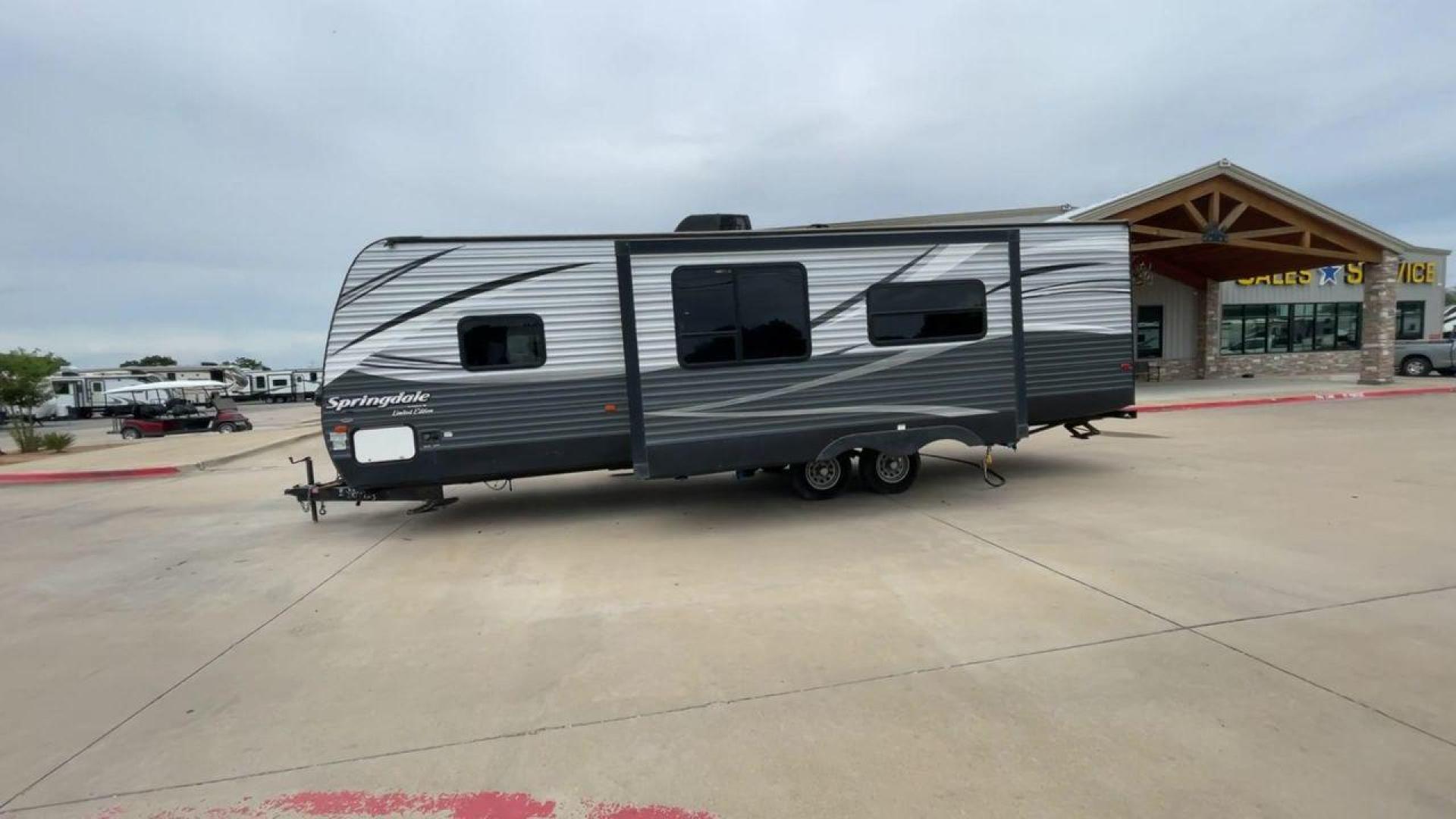 2018 GRAY KEYSTONE SPRINGDALE 270LE (4YDT27025J3) , located at 4319 N Main St, Cleburne, TX, 76033, (817) 678-5133, 32.385960, -97.391212 - Photo#6