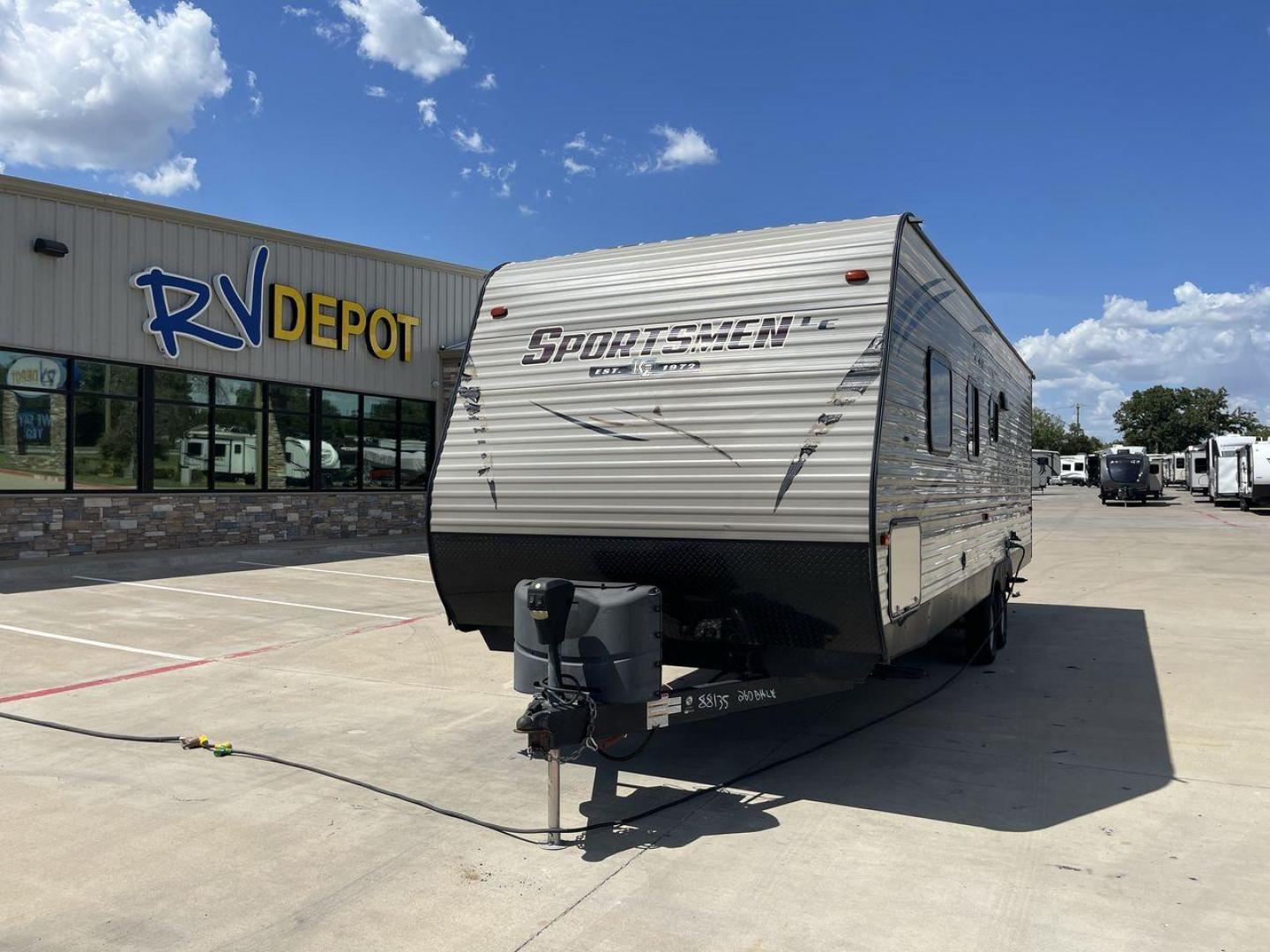 2018 KZRV SPORTSMEN 260BHLE (4EZTU2625J5) , Length: 30.5 ft. | Dry Weight: 4,710 lbs. | Gross Weight: 7,000 lbs. transmission, located at 4319 N Main St, Cleburne, TX, 76033, (817) 678-5133, 32.385960, -97.391212 - Photo#0