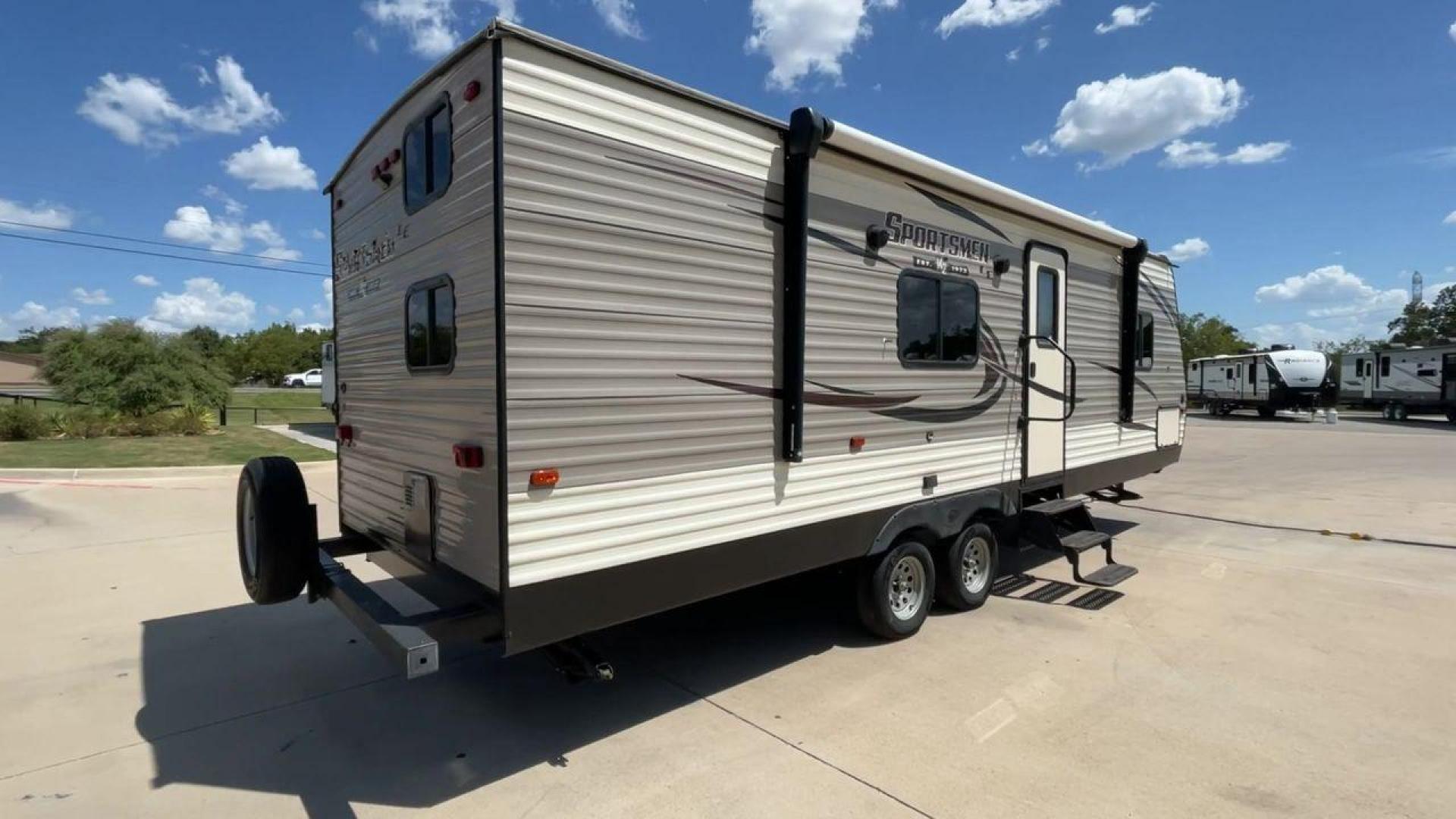 2018 KZRV SPORTSMEN 260BHLE (4EZTU2625J5) , Length: 30.5 ft. | Dry Weight: 4,710 lbs. | Gross Weight: 7,000 lbs. transmission, located at 4319 N Main St, Cleburne, TX, 76033, (817) 678-5133, 32.385960, -97.391212 - Photo#1