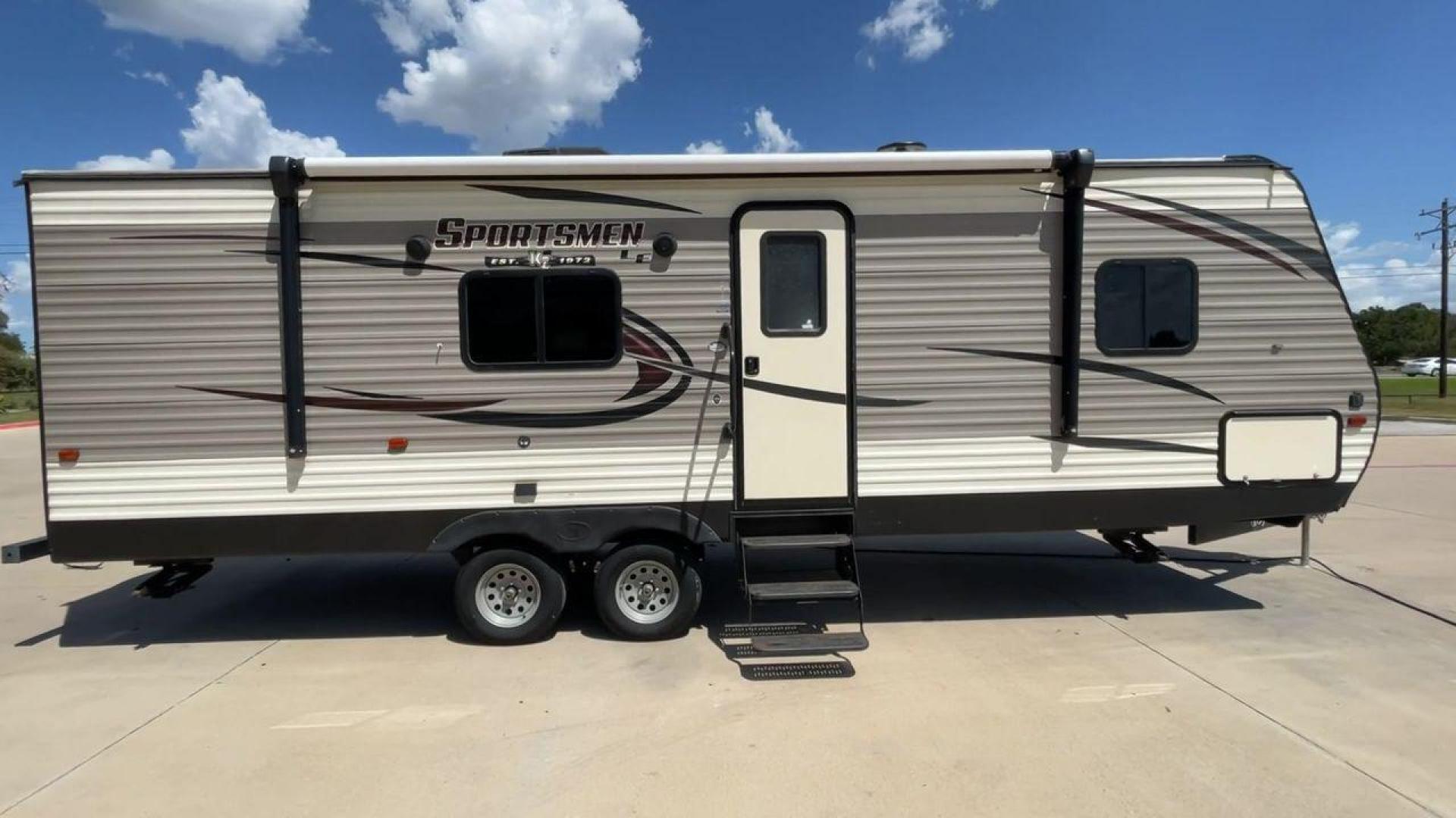 2018 KZRV SPORTSMEN 260BHLE (4EZTU2625J5) , Length: 30.5 ft. | Dry Weight: 4,710 lbs. | Gross Weight: 7,000 lbs. transmission, located at 4319 N Main St, Cleburne, TX, 76033, (817) 678-5133, 32.385960, -97.391212 - Photo#2