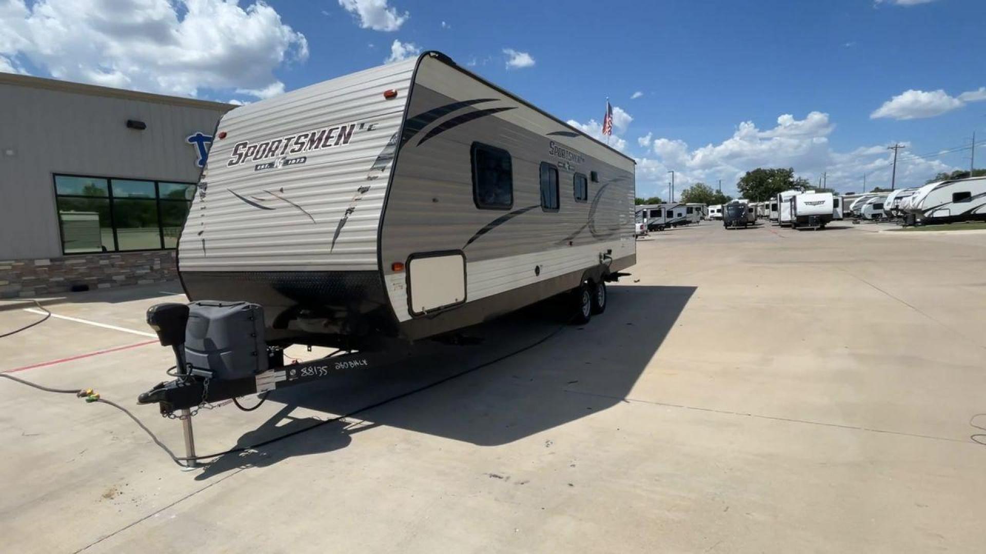 2018 KZRV SPORTSMEN 260BHLE (4EZTU2625J5) , Length: 30.5 ft. | Dry Weight: 4,710 lbs. | Gross Weight: 7,000 lbs. transmission, located at 4319 N Main St, Cleburne, TX, 76033, (817) 678-5133, 32.385960, -97.391212 - Photo#5