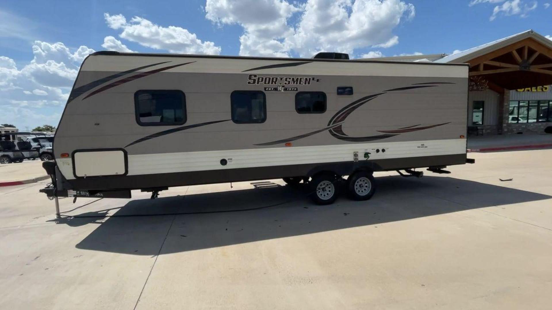 2018 KZRV SPORTSMEN 260BHLE (4EZTU2625J5) , Length: 30.5 ft. | Dry Weight: 4,710 lbs. | Gross Weight: 7,000 lbs. transmission, located at 4319 N Main St, Cleburne, TX, 76033, (817) 678-5133, 32.385960, -97.391212 - Photo#6