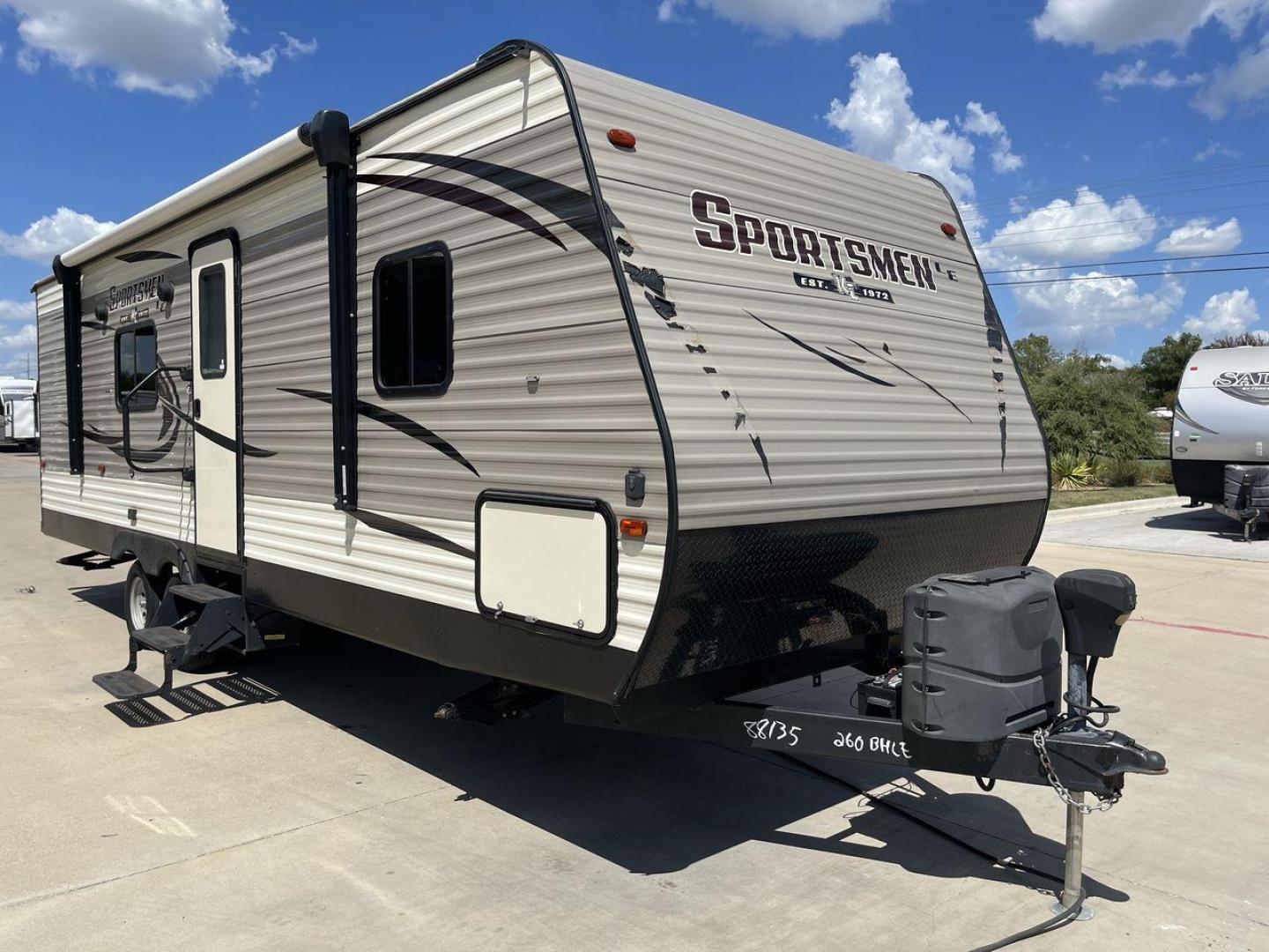 2018 KZRV SPORTSMEN 260BHLE (4EZTU2625J5) , Length: 30.5 ft. | Dry Weight: 4,710 lbs. | Gross Weight: 7,000 lbs. transmission, located at 4319 N Main St, Cleburne, TX, 76033, (817) 678-5133, 32.385960, -97.391212 - Photo#22