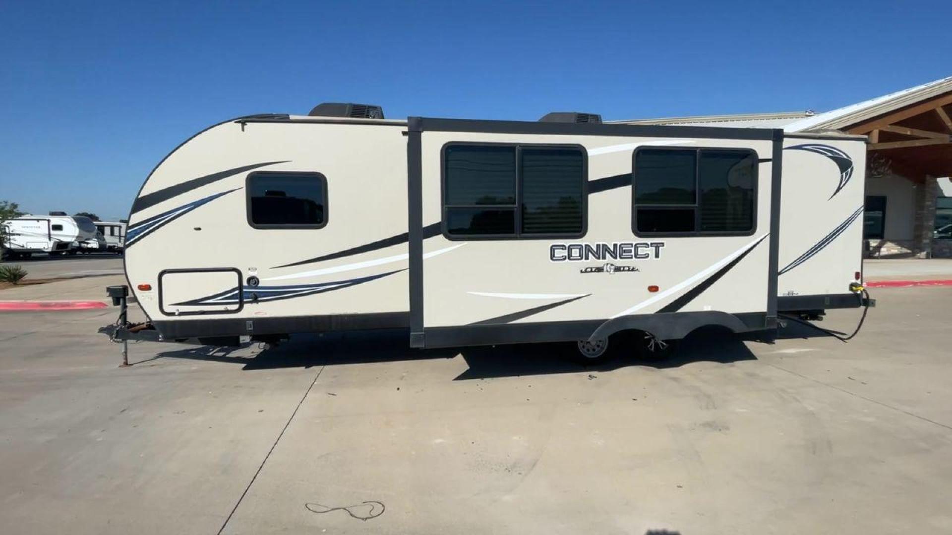 2018 KZ CONNECT 281BHK (4EZTL2825J8) , Length: 32.58 ft.| Dry Weight: 5,680 lbs. | Gross Weight: 6,800 lbs. | Slides: 1 transmission, located at 4319 N Main St, Cleburne, TX, 76033, (817) 678-5133, 32.385960, -97.391212 - The 2018 KZ Connect 281BHK is a versatile and lightweight travel trailer. It is perfect for family adventures on the road. With a length of 32.58 feet and a dry weight of 5,680 lbs., it is designed to be easily towable while still offering ample living space. Its gross weight capacity of 6,800 lbs. - Photo#6