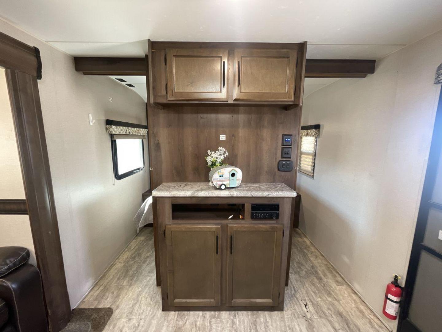 2018 KZ CONNECT 281BHK (4EZTL2825J8) , Length: 32.58 ft.| Dry Weight: 5,680 lbs. | Gross Weight: 6,800 lbs. | Slides: 1 transmission, located at 4319 N Main St, Cleburne, TX, 76033, (817) 678-5133, 32.385960, -97.391212 - The 2018 KZ Connect 281BHK is a versatile and lightweight travel trailer. It is perfect for family adventures on the road. With a length of 32.58 feet and a dry weight of 5,680 lbs., it is designed to be easily towable while still offering ample living space. Its gross weight capacity of 6,800 lbs. - Photo#19