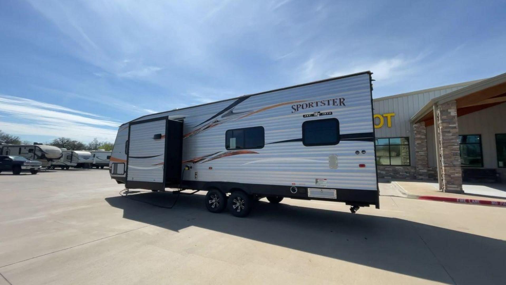 2018 WHITE KZ SPORTSTER 301TH (4EZTG3123J5) , located at 4319 N Main St, Cleburne, TX, 76033, (817) 678-5133, 32.385960, -97.391212 - Photo#7