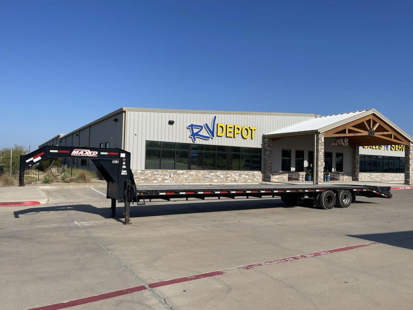 2018 BLACK MAXEY TRAILERS LDX 40 - (5R8GF4027JM) , located at 4319 N Main St, Cleburne, TX, 76033, (817) 678-5133, 32.385960, -97.391212 - The 2018 Maxey Trailers LDX40 is a top-notch utility trailer that excels in handling a diverse array of hauling tasks. This trailer is perfect for effortlessly transporting equipment, materials, and cargo, thanks to its sturdy construction and adaptable design. The LDX40 is a spacious option, measur - Photo#9