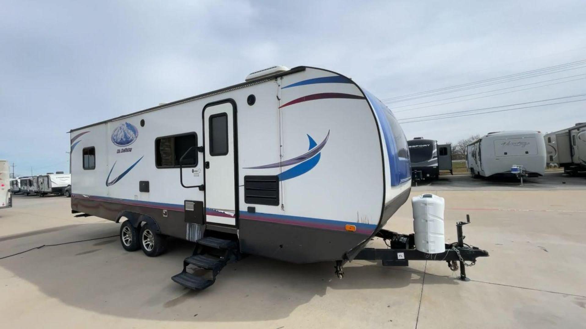 2018 WHITE MT MCKINLEY 830FK (59CCC3221JL) , Length: 32 ft | Dry Weight: 5,660 lbs. | Slides: 1 transmission, located at 4319 N Main St, Cleburne, TX, 76033, (817) 678-5133, 32.385960, -97.391212 - Take the 2018 Mt. McKinley 830FK Travel Trailer on your upcoming journey. This travel trailer provides a well-thought-out living area for your outdoor adventures, all while being tailored for comfort and convenience. This unit measures 32 ft in length by 8 ft in width. It has a dry weight of 5,66 - Photo#3