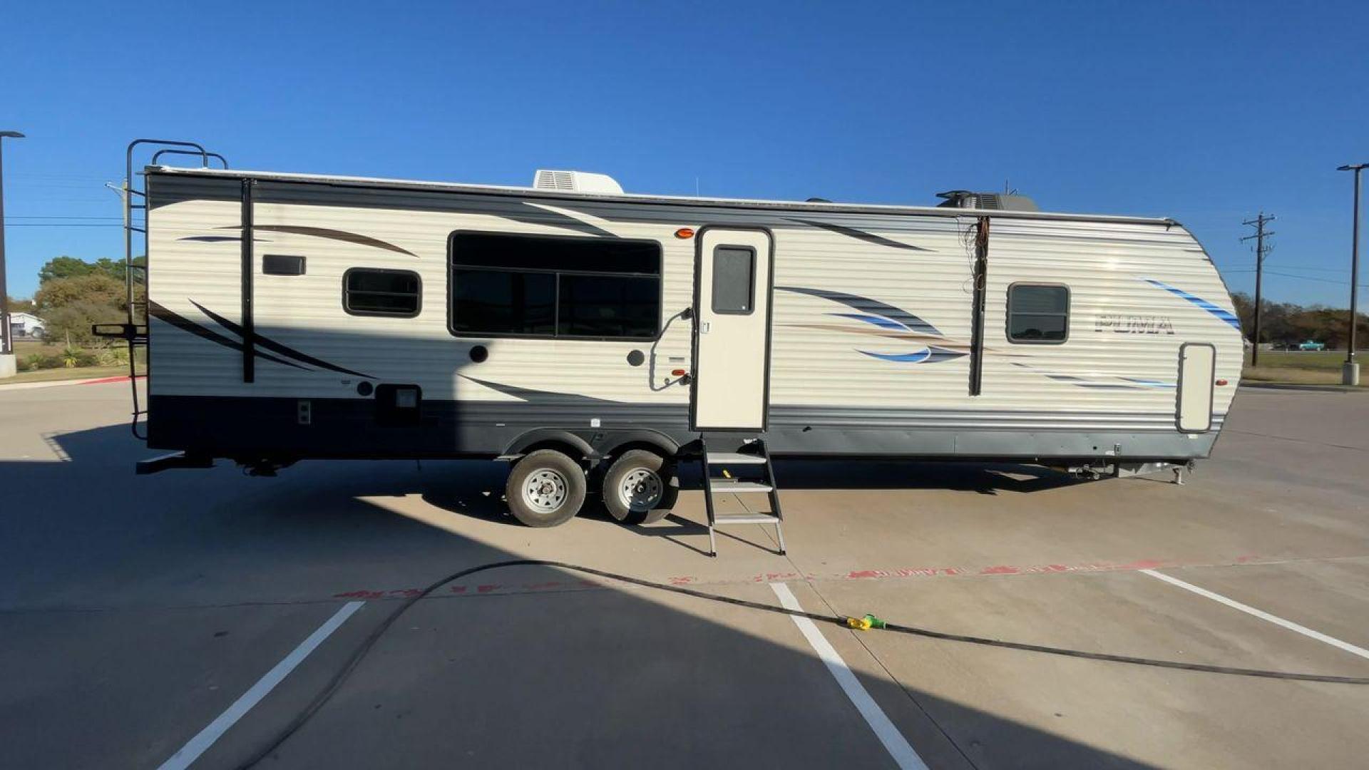 2018 PALOMINO PUMA 32RKTS (4X4TPUH24JP) , located at 4319 N Main St, Cleburne, TX, 76033, (817) 678-5133, 32.385960, -97.391212 - Photo#2