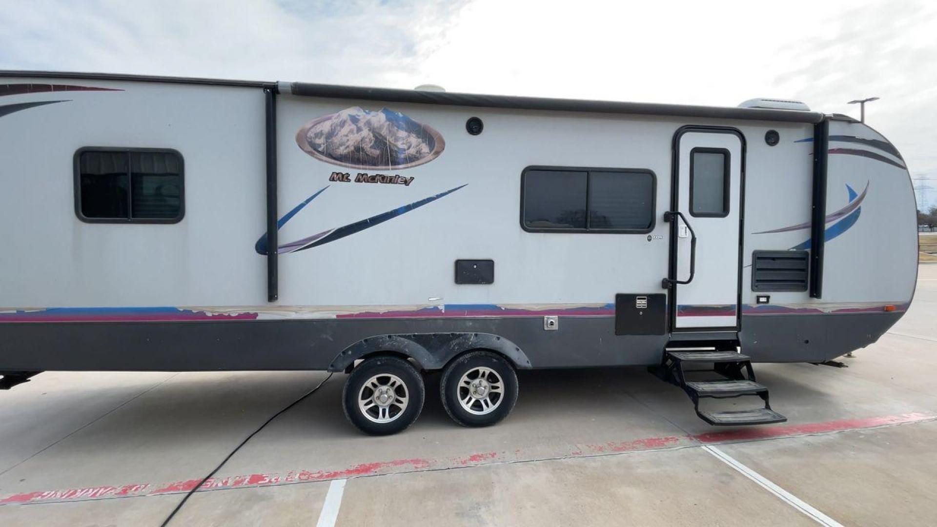 2018 GRAY RIVERSIDE MT MCKINLEY 830FK - (59CCC3223JL) , Length: 32 ft | Dry Weight: 5660 lbs | Slides: 1 transmission, located at 4319 N Main St, Cleburne, TX, 76033, (817) 678-5133, 32.385960, -97.391212 - With so much floor space to spare, the Riverside RV 830FK Mt. McKinley single slide travel trailer is the perfect way to start your next camping trip. This unit measures 32 ft in length, 8 ft in width, and 10.5 ft in height. It has a dry weight of 5,660 lbs., with a cargo capacity of 1,975 lbs., - Photo#2