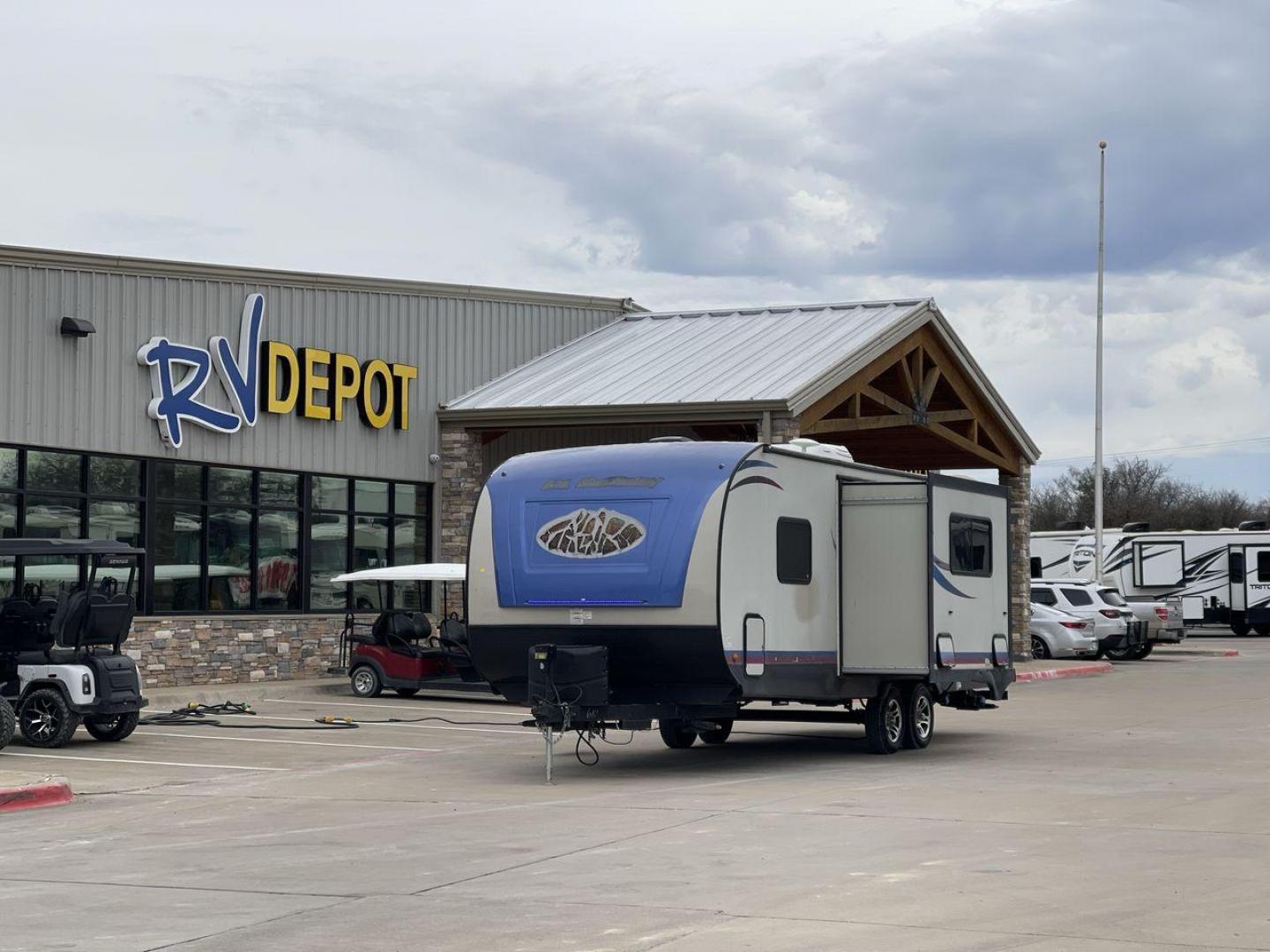 2018 TAN RVMT MT MCKINLEY 268RB (59CCC2829JL) , Length: 22 ft. | Dry Weight: 5320 lbs. | Slides: 1 transmission, located at 4319 N Main St, Cleburne, TX, 76033, (817) 678-5133, 32.385960, -97.391212 - Take a trip in the 2018 RVMT MT McKinley 268RB travel trailer and experience the freedom of the open road. Your camping trip will be delightful and unforgettable thanks to the thoughtful design of this comfortable and practical trailer. This trailer measures 22.8 ft in length, 8 ft in width, and - Photo#0