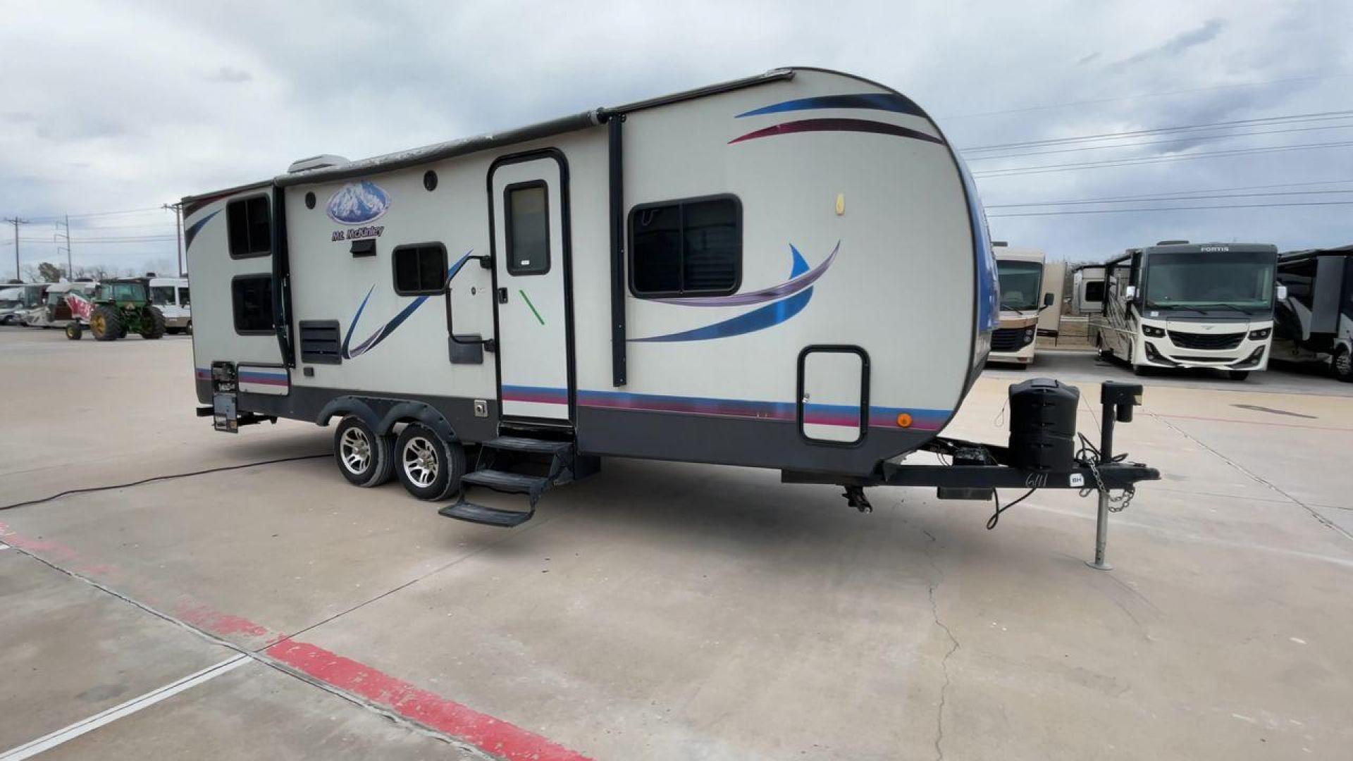 2018 TAN RVMT MT MCKINLEY 268RB (59CCC2829JL) , Length: 22 ft. | Dry Weight: 5320 lbs. | Slides: 1 transmission, located at 4319 N Main St, Cleburne, TX, 76033, (817) 678-5133, 32.385960, -97.391212 - Take a trip in the 2018 RVMT MT McKinley 268RB travel trailer and experience the freedom of the open road. Your camping trip will be delightful and unforgettable thanks to the thoughtful design of this comfortable and practical trailer. This trailer measures 22.8 ft in length, 8 ft in width, and - Photo#3