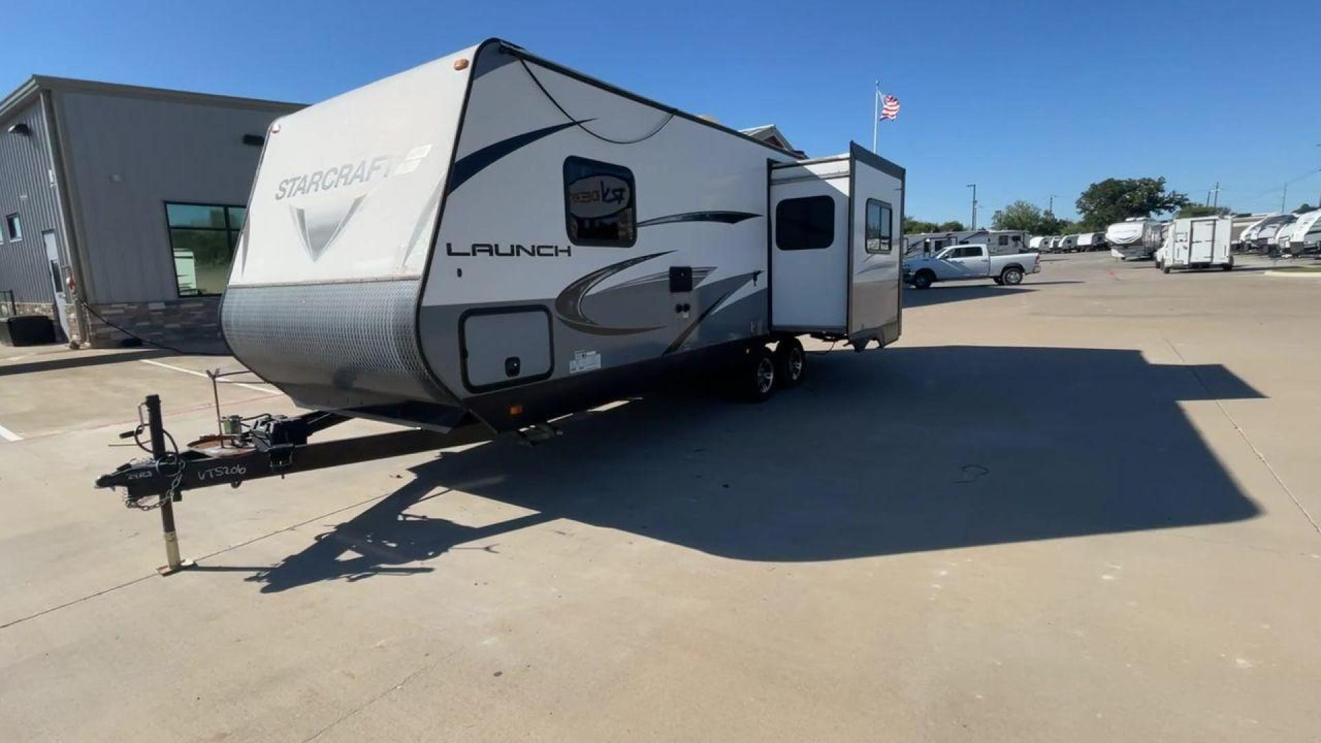 2018 STARCRAFT LAUNCH 24RLS (1SABS0BN7J2) , Length: 29.33 ft. | Dry Weight: 5,270 lbs. | Slides: 1 transmission, located at 4319 N Main St, Cleburne, TX, 76033, (817) 678-5133, 32.385960, -97.391212 - Looking for a small, lightweight trailer that comes with everything you need? Have a look at this 2018 Starcraft Launch 24RLS! It measures just over 29 ft. in length and has a dry weight of 5,270 lbs. With a 585 lb. hitch weight, it's manageable and easy to tow! It is equipped with one power slide a - Photo#5