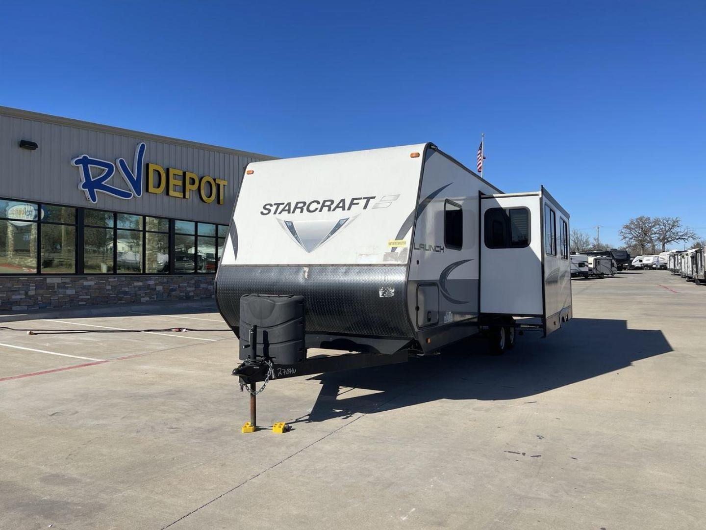 2018 STARCRAFT LAUNCH 27BHU (1SABS0BR8J2) , located at 4319 N Main St, Cleburne, TX, 76033, (817) 678-5133, 32.385960, -97.391212 - Photo#0