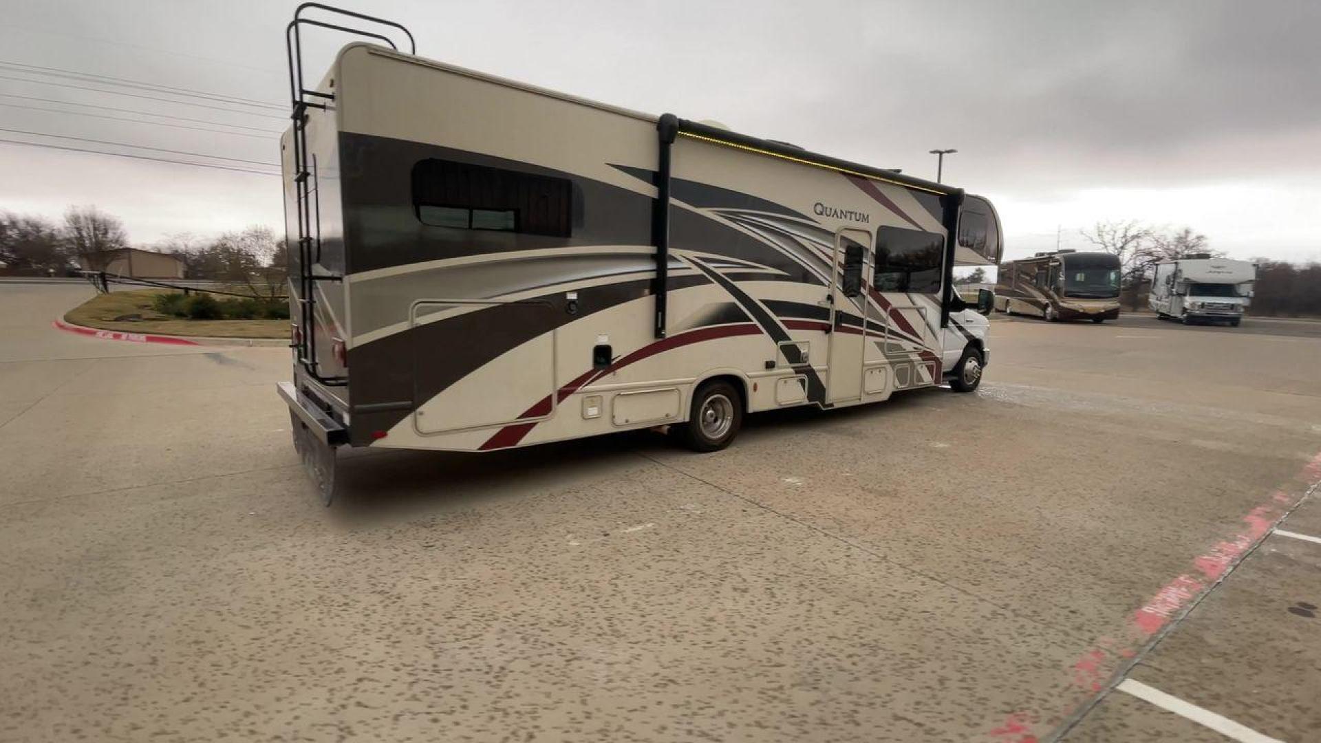 2018 THOR QUANTUM LF31 (1FDXE4FS5JD) , Length: 32.58 ft. | Gross Weight: 14,500 lbs. transmission, located at 4319 N Main St, Cleburne, TX, 76033, (817) 678-5133, 32.385960, -97.391212 - The 2018 Thor Quantum LF31 is a luxurious Class C motorhome that combines elegance with functionality, designed to enhance your road trips and adventures. With a length of 32.58 ft., a width of 8.25 ft., and a height of 11.08 ft., it provides a spacious interior. It features an interior height of 7 - Photo#1