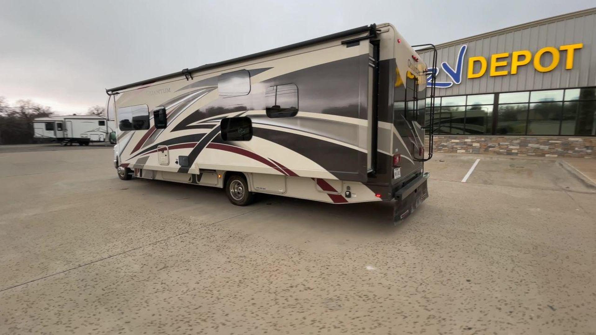 2018 THOR QUANTUM LF31 (1FDXE4FS5JD) , Length: 32.58 ft. | Gross Weight: 14,500 lbs. transmission, located at 4319 N Main St, Cleburne, TX, 76033, (817) 678-5133, 32.385960, -97.391212 - The 2018 Thor Quantum LF31 is a luxurious Class C motorhome that combines elegance with functionality, designed to enhance your road trips and adventures. With a length of 32.58 ft., a width of 8.25 ft., and a height of 11.08 ft., it provides a spacious interior. It features an interior height of 7 - Photo#7