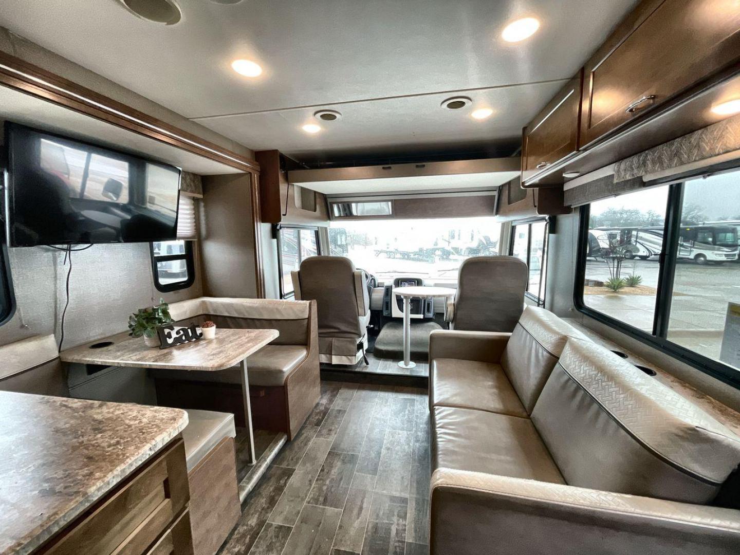 2018 WINNEBAGO INTENT 31P (1F65F5DYXJ0) , located at 4319 N Main St, Cleburne, TX, 76033, (817) 678-5133, 32.385960, -97.391212 - Photo#11