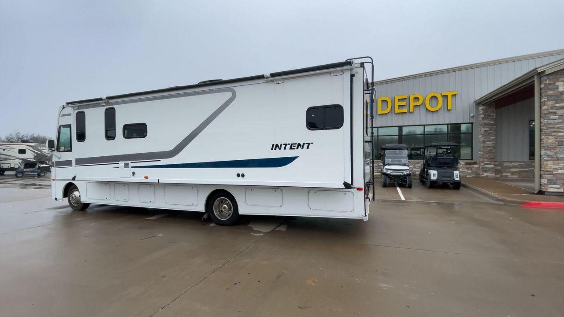 2018 WINNEBAGO INTENT 31P (1F65F5DYXJ0) , located at 4319 N Main St, Cleburne, TX, 76033, (817) 678-5133, 32.385960, -97.391212 - Photo#7