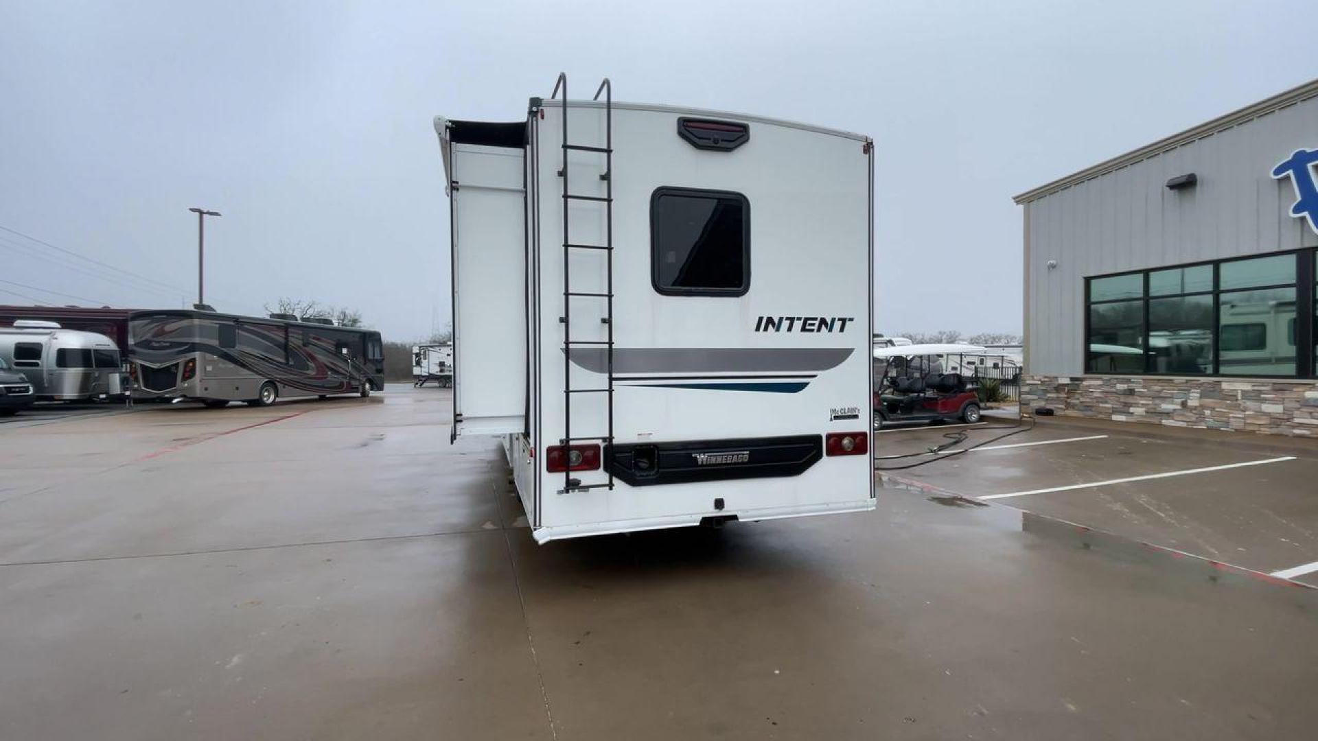 2018 WINNEBAGO INTENT 31P (1F65F5DYXJ0) , located at 4319 N Main St, Cleburne, TX, 76033, (817) 678-5133, 32.385960, -97.391212 - Photo#8