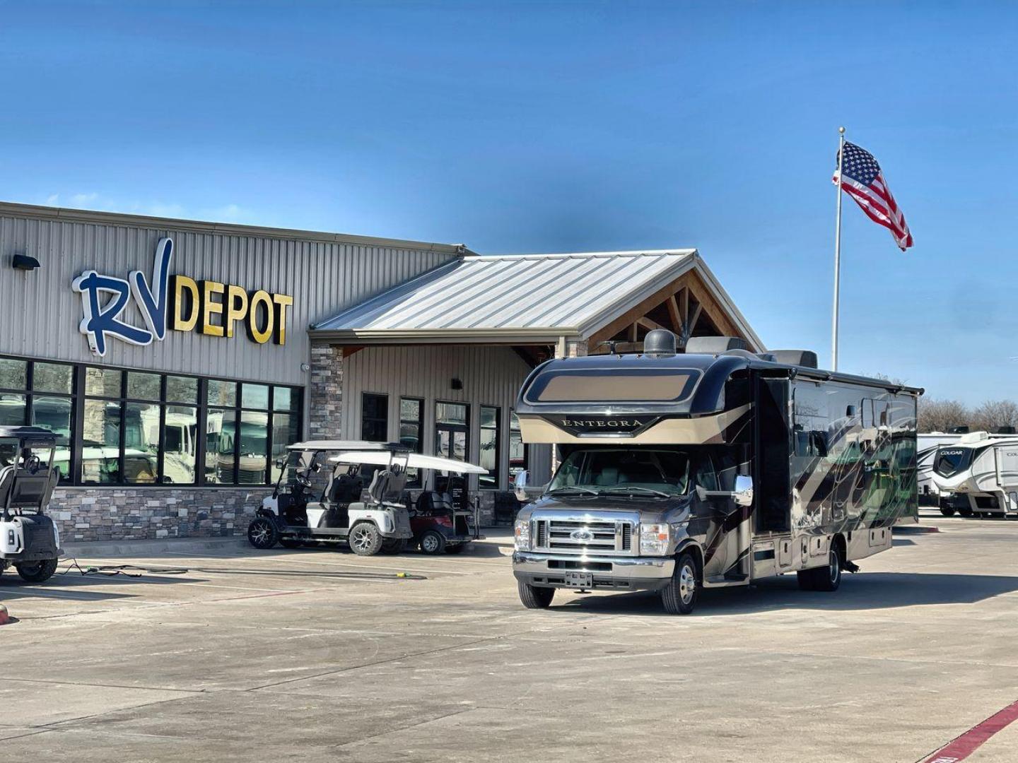 2019 ENTEGRA ESTEEM 31F (1FDXE4FS2KD) , located at 4319 N Main St, Cleburne, TX, 76033, (817) 678-5133, 32.385960, -97.391212 - Photo#0