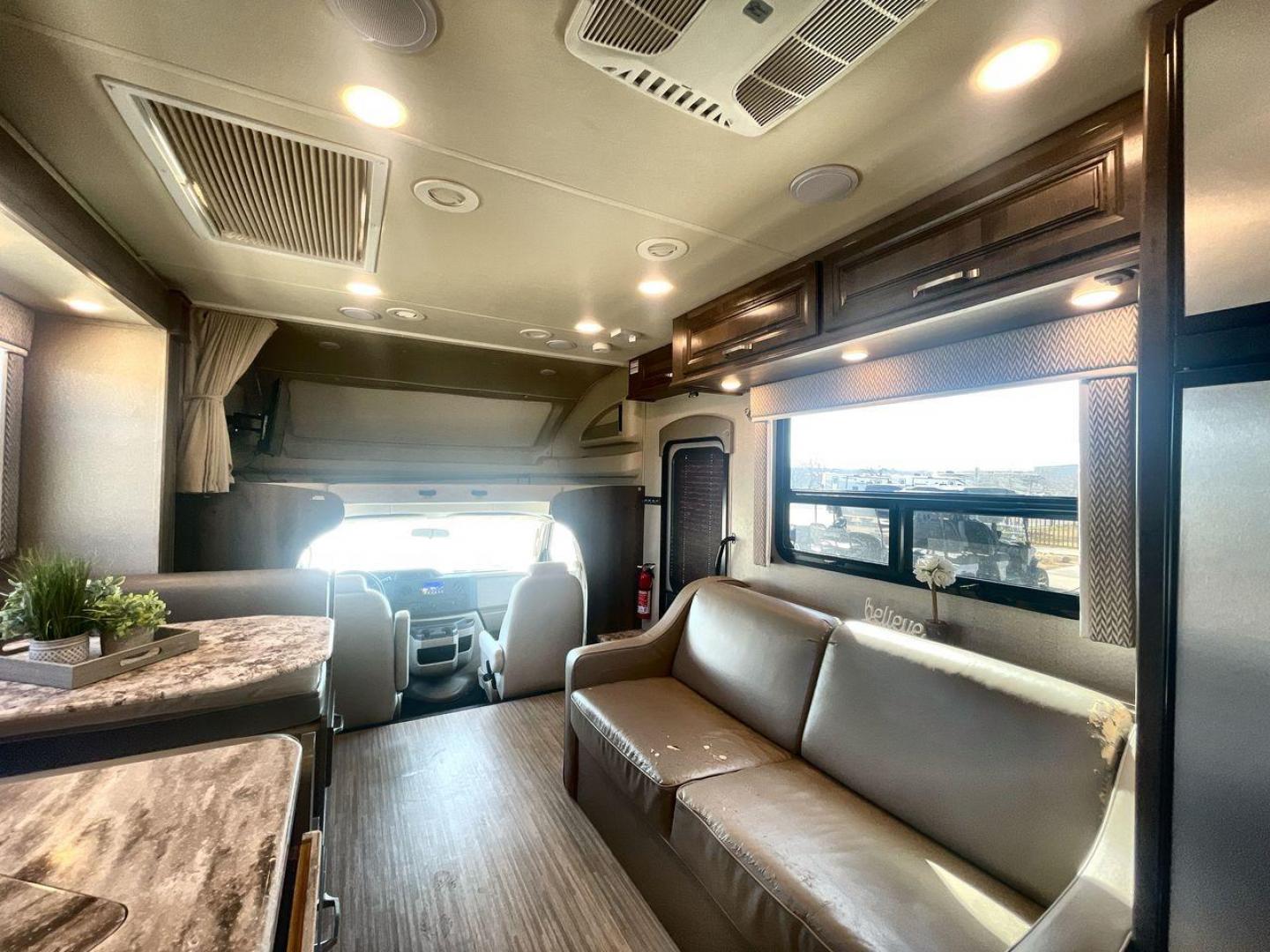 2019 ENTEGRA ESTEEM 31F (1FDXE4FS2KD) , located at 4319 N Main St, Cleburne, TX, 76033, (817) 678-5133, 32.385960, -97.391212 - Photo#11